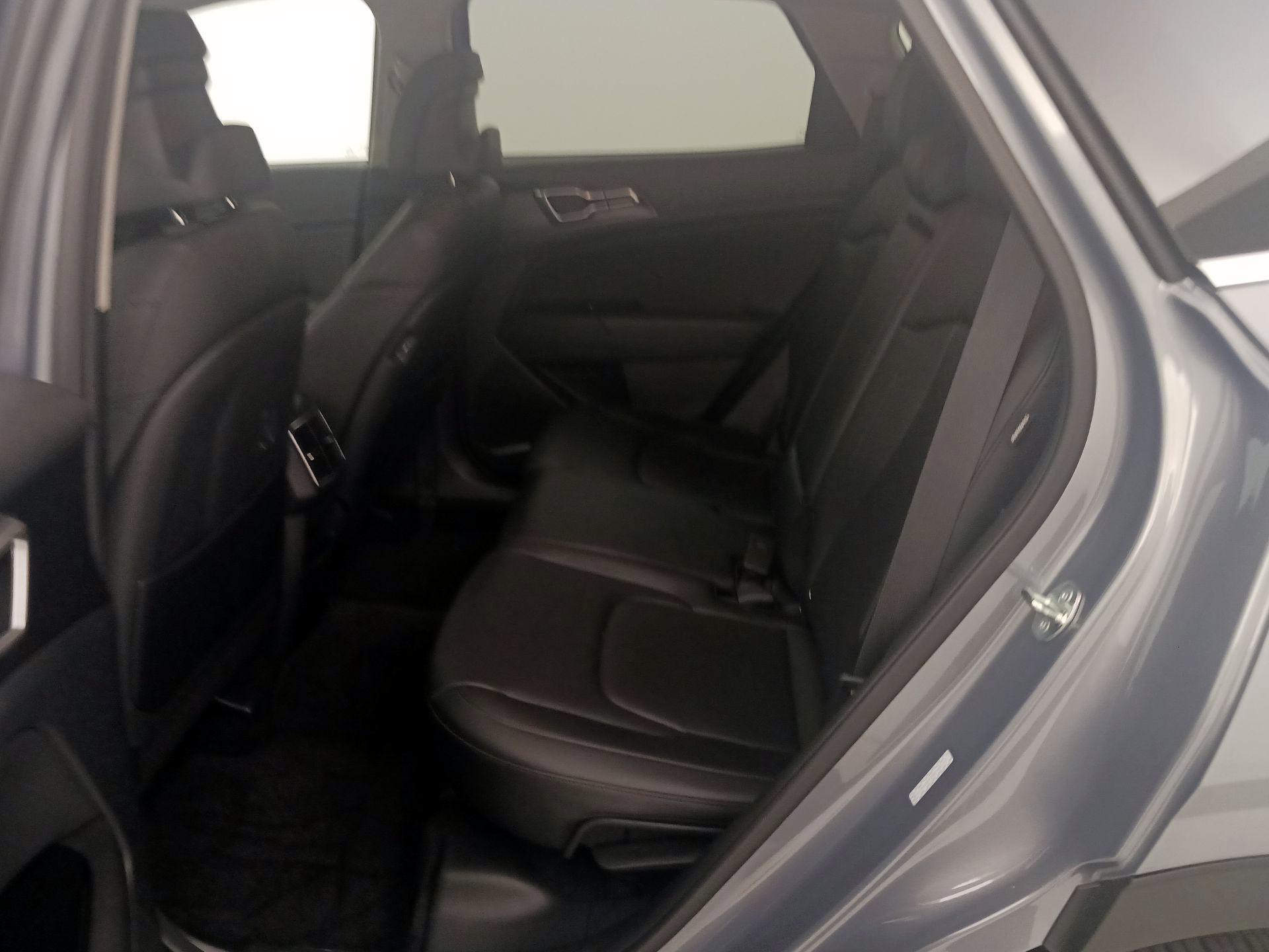 Thumbnail: 2025 Kia Sportage - 20