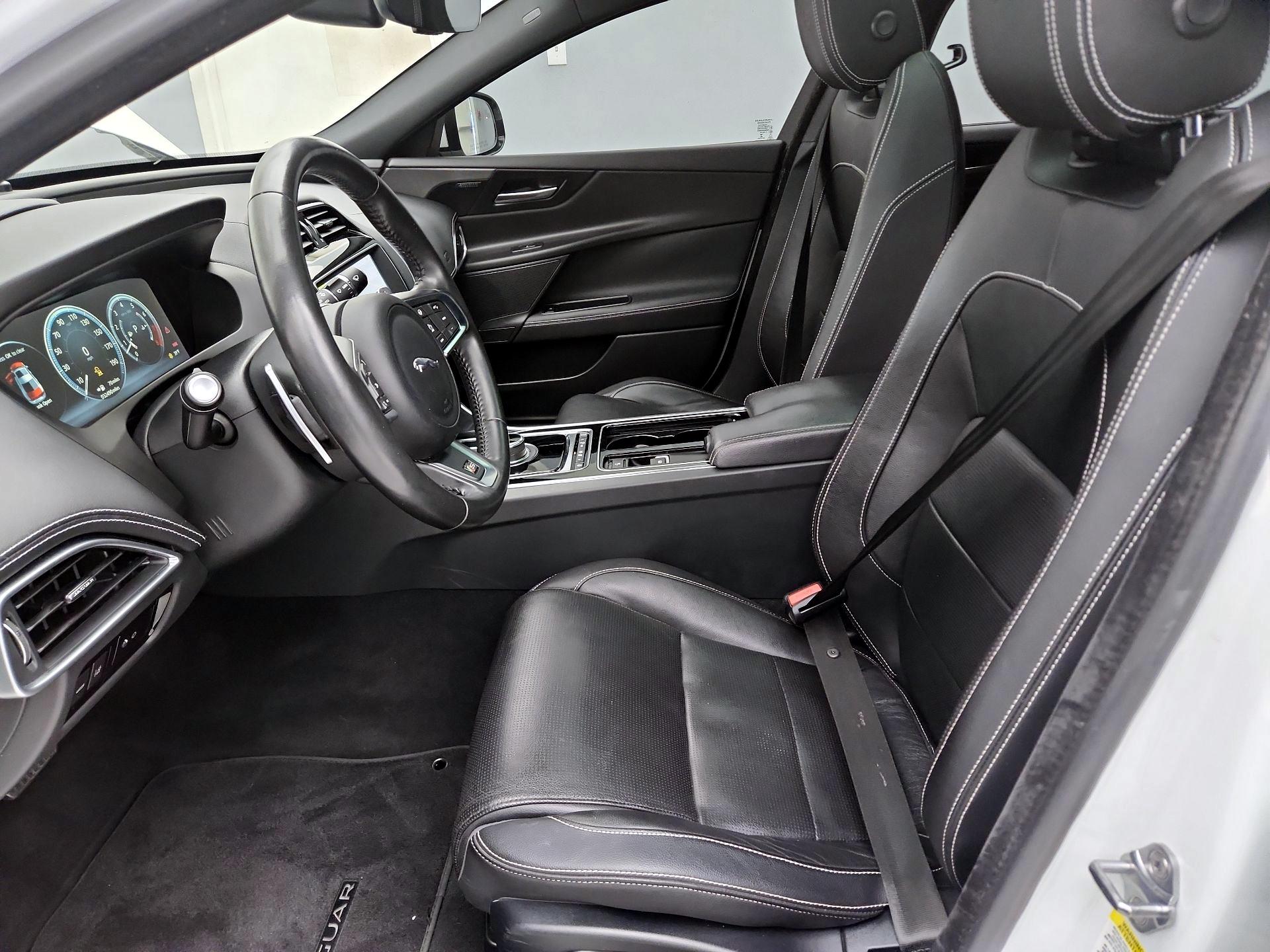 Thumbnail: 2019 Jaguar XE - 11