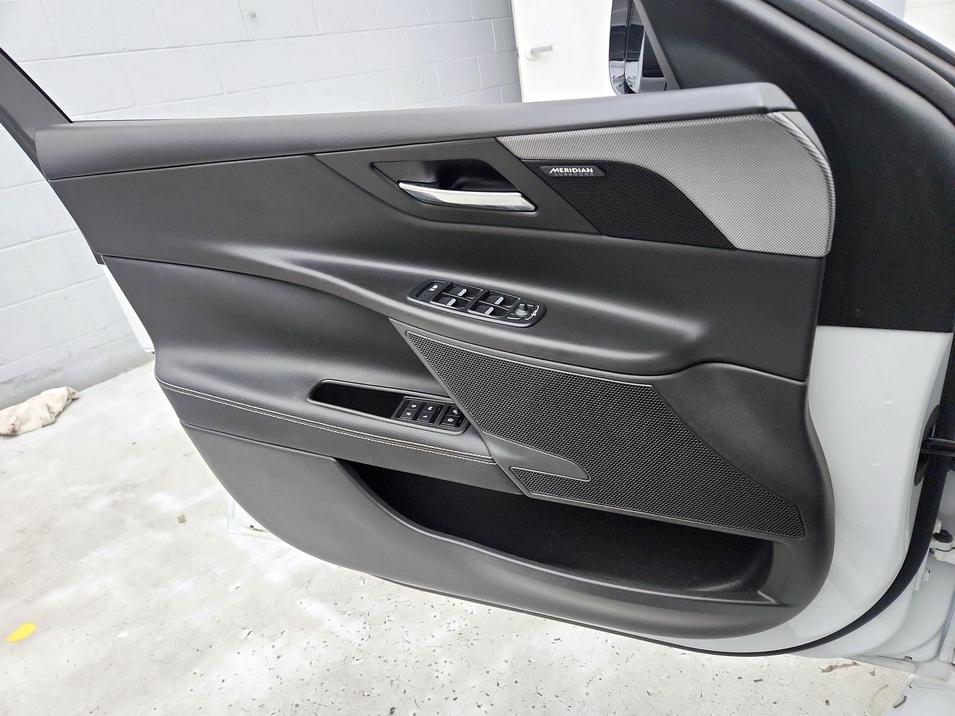 Thumbnail: 2019 Jaguar XE - 12