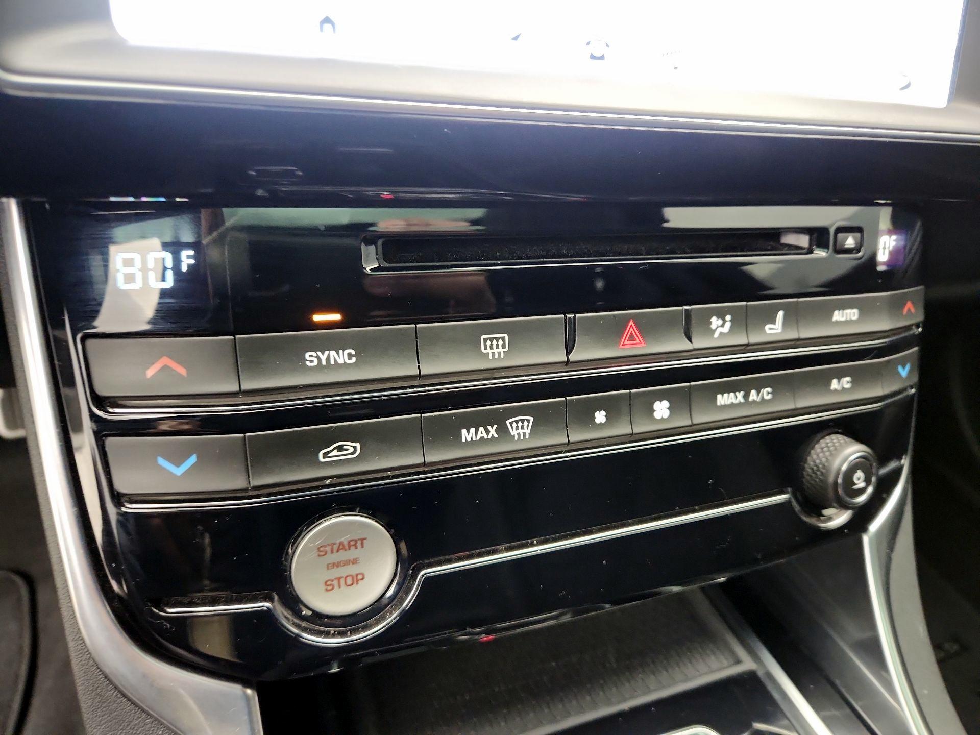 Thumbnail: 2019 Jaguar XE - 17