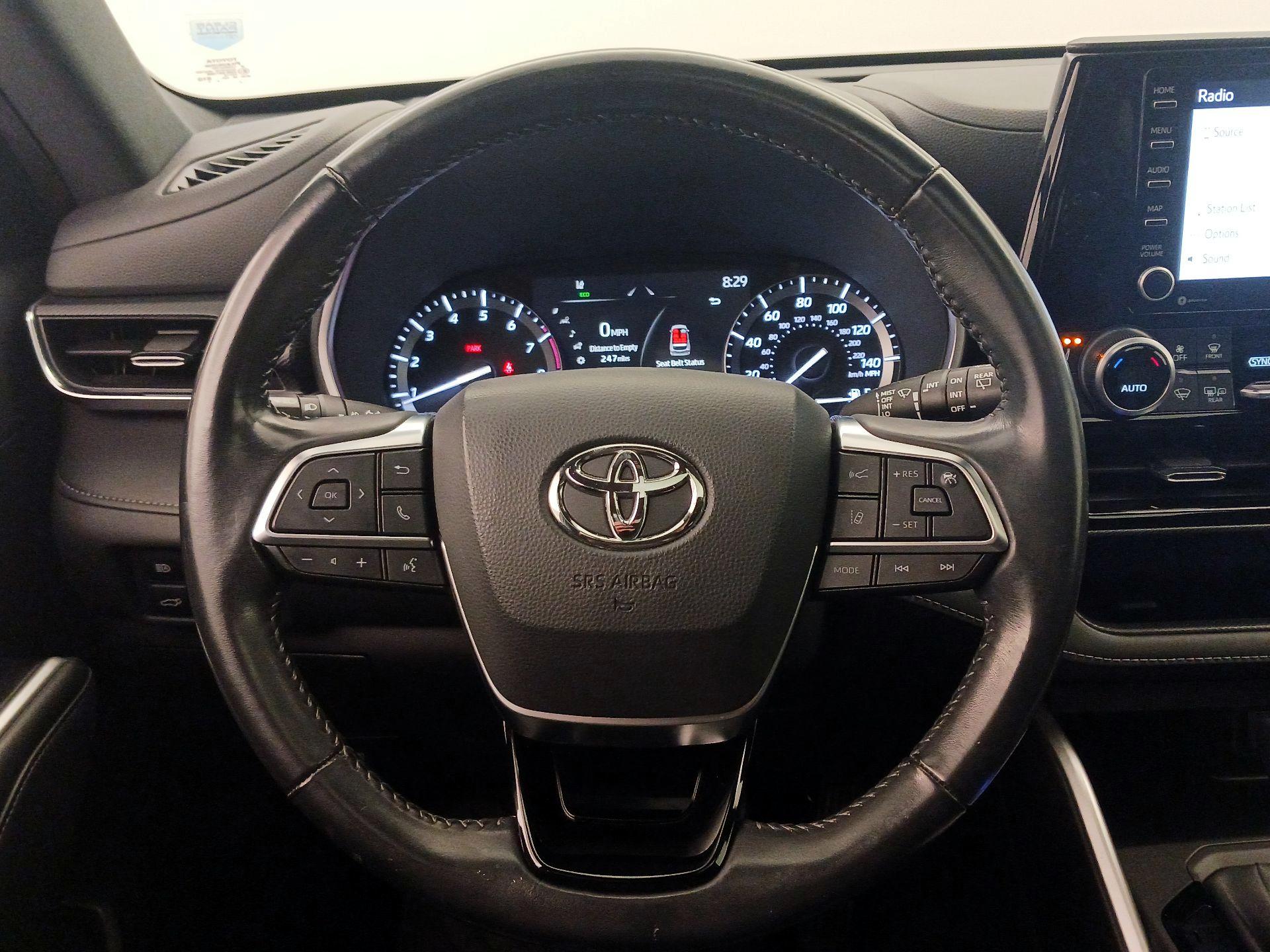Thumbnail: 2021 Toyota Highlander - 10