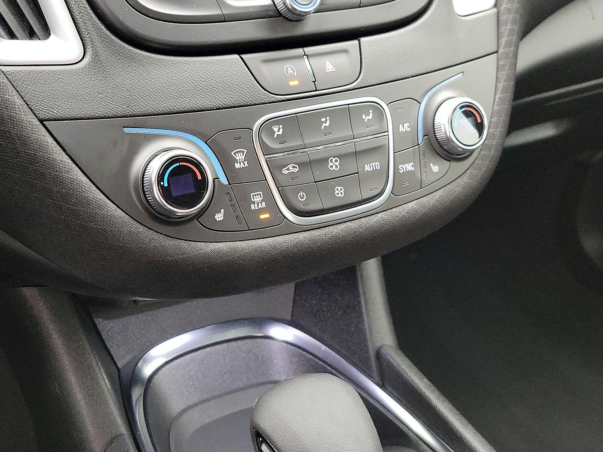 Thumbnail: 2023 Chevrolet Malibu - 16