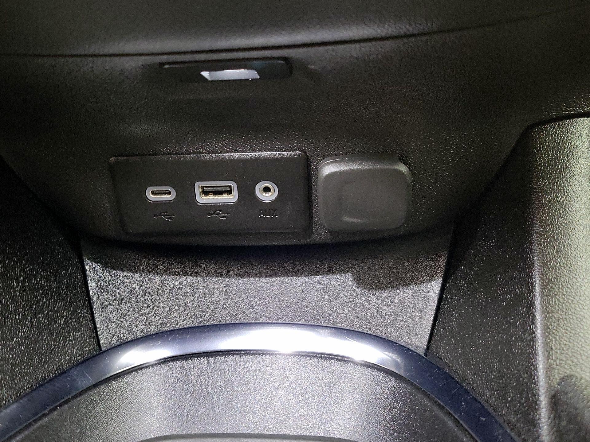 Thumbnail: 2023 Chevrolet Malibu - 18