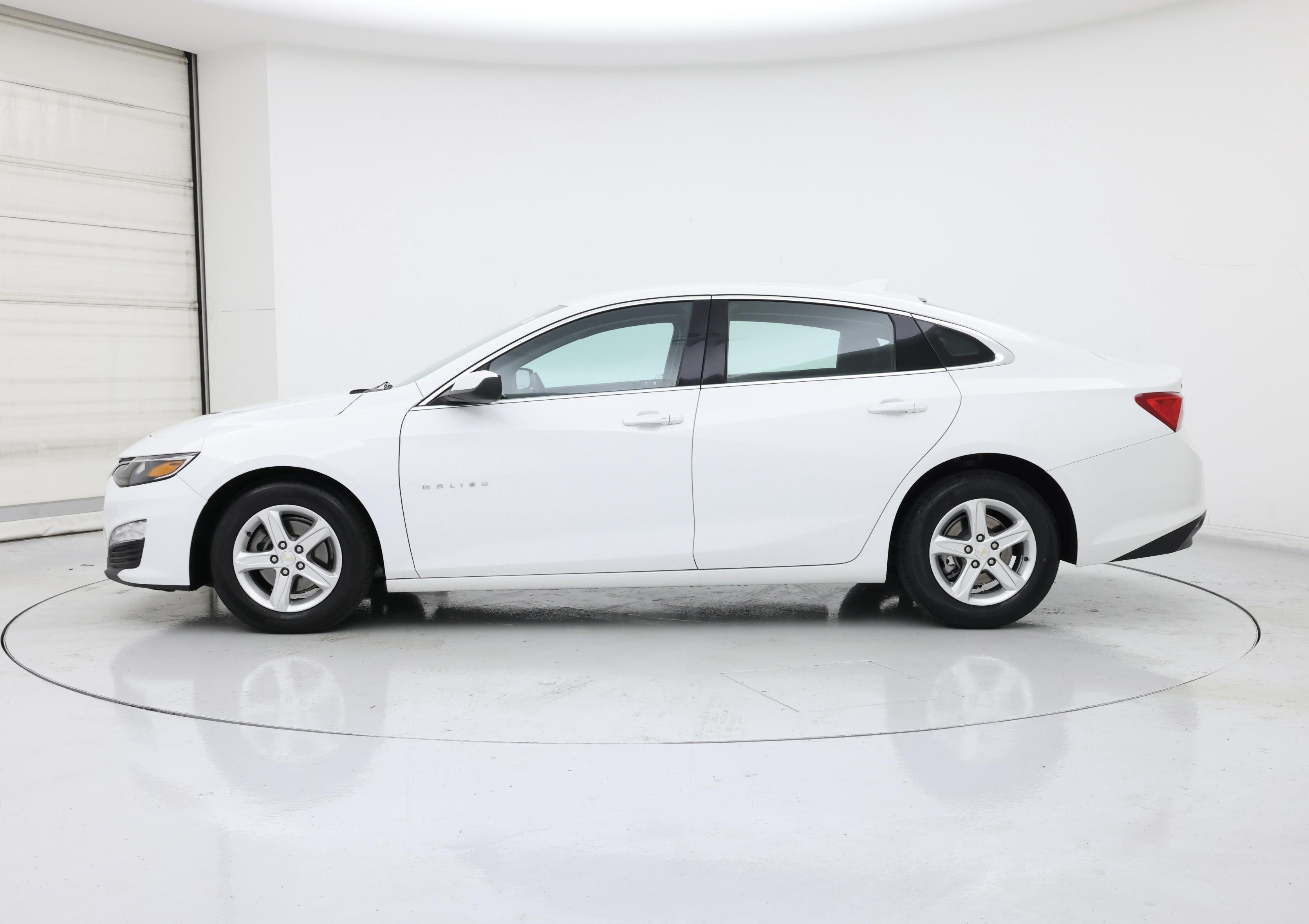 Thumbnail: 2023 Chevrolet Malibu - 3