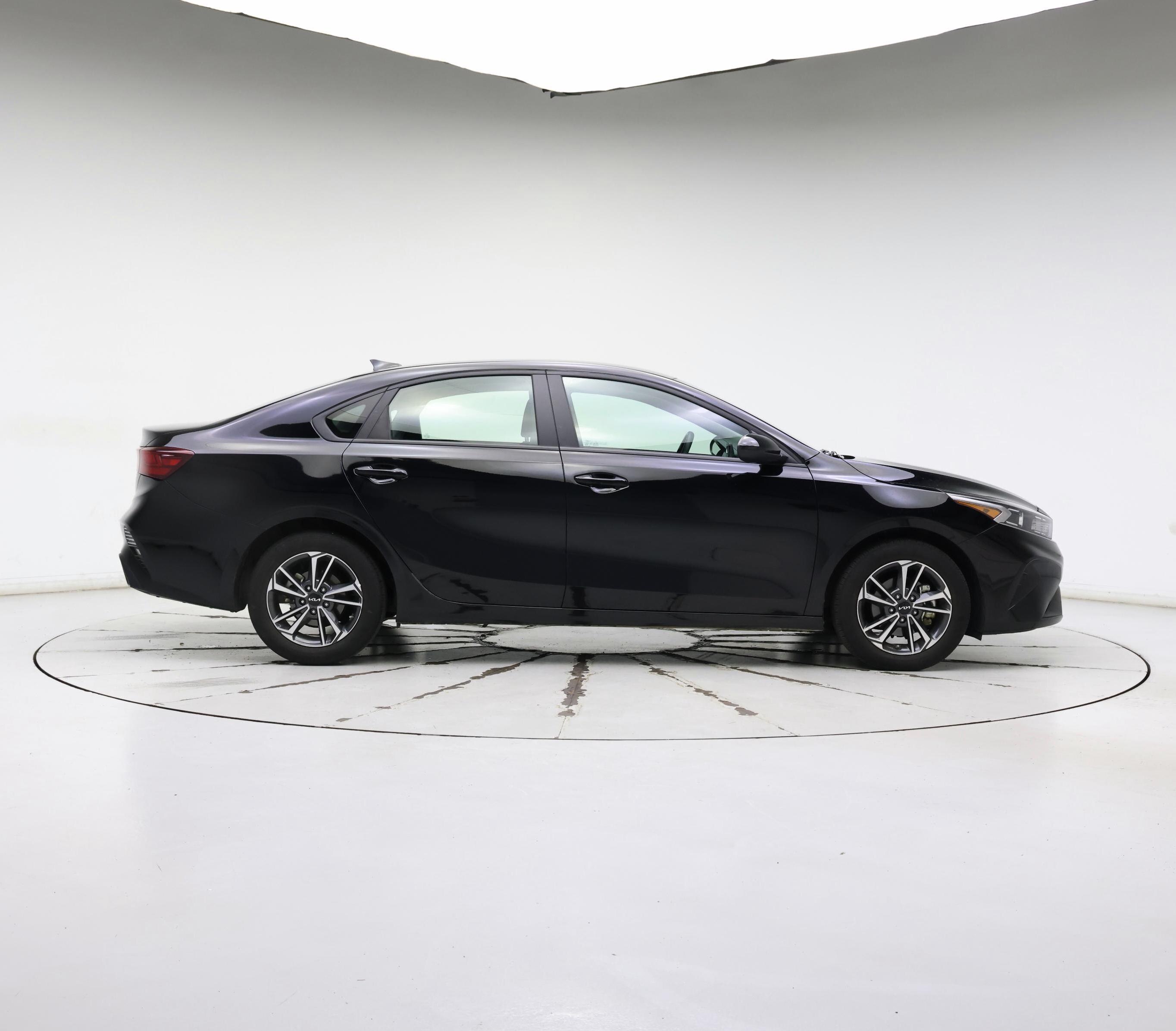 Thumbnail: 2024 Kia Forte - 7