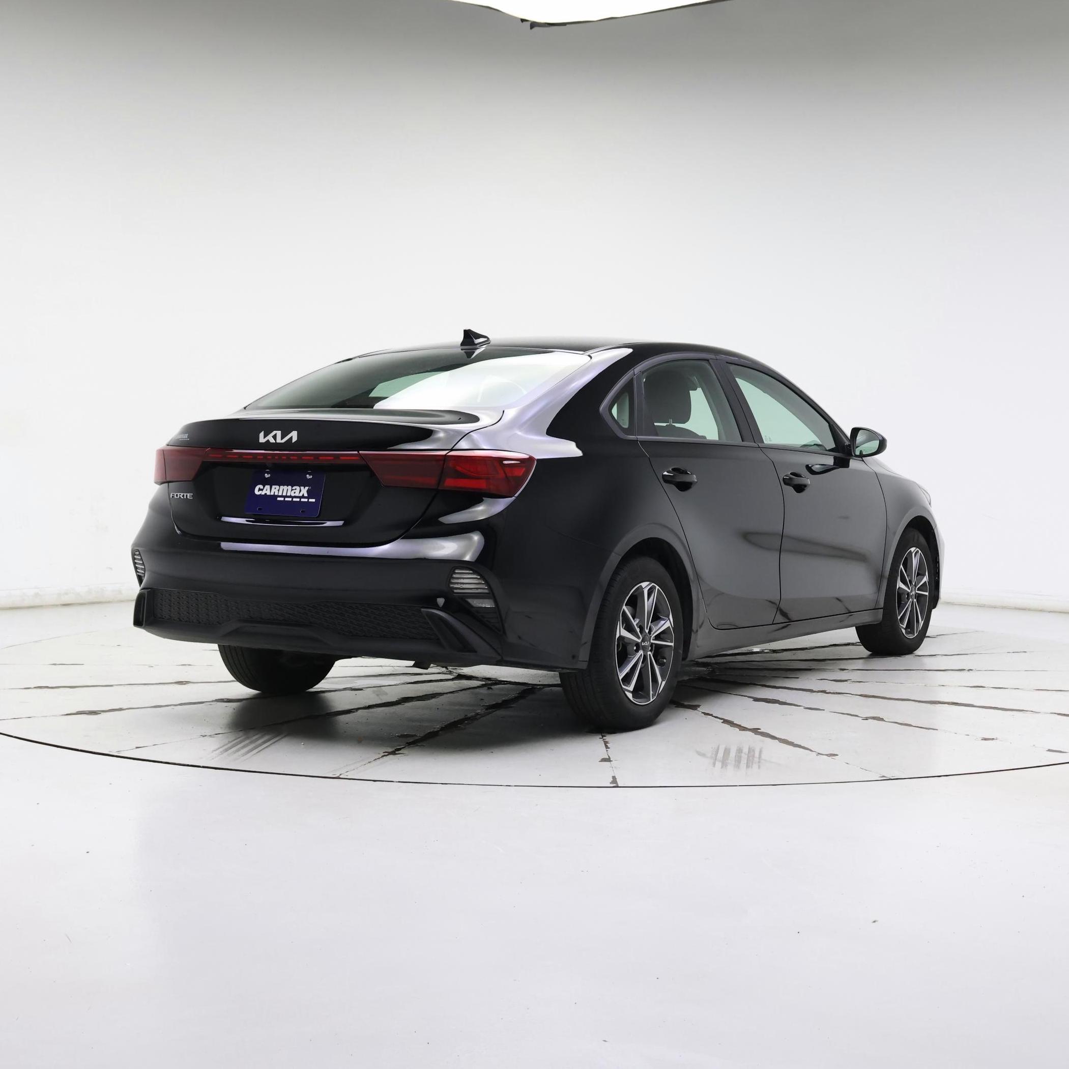 Thumbnail: 2024 Kia Forte - 8