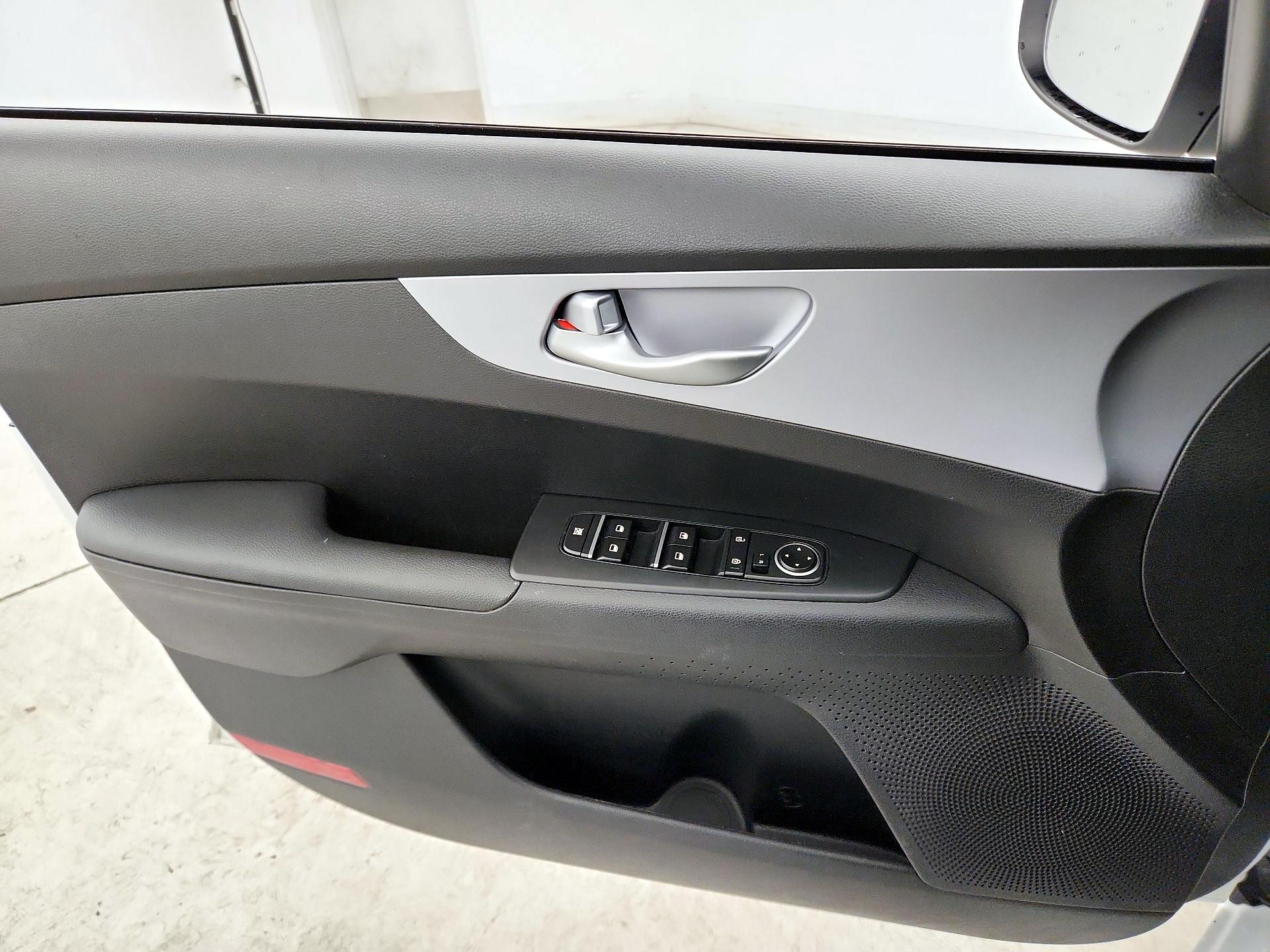 Thumbnail: 2024 Kia Forte - 12