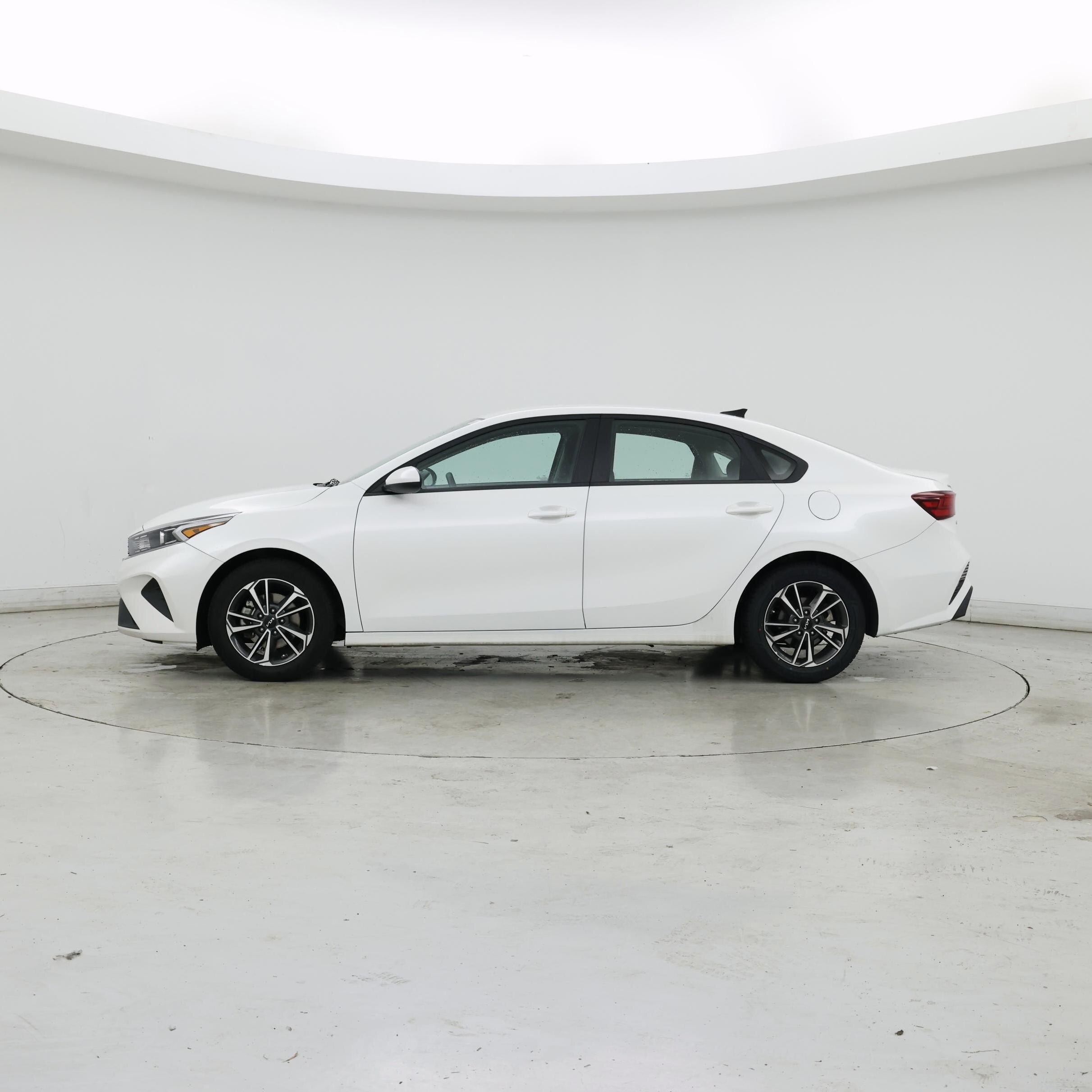 Thumbnail: 2024 Kia Forte - 3