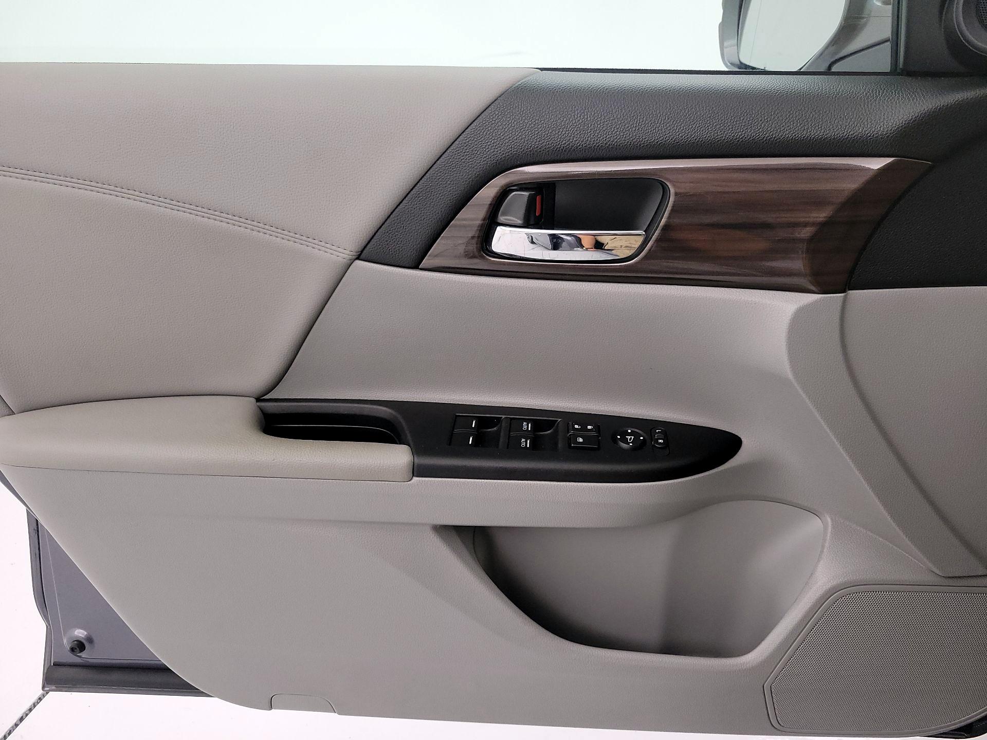 Thumbnail: 2016 Honda Accord - 10