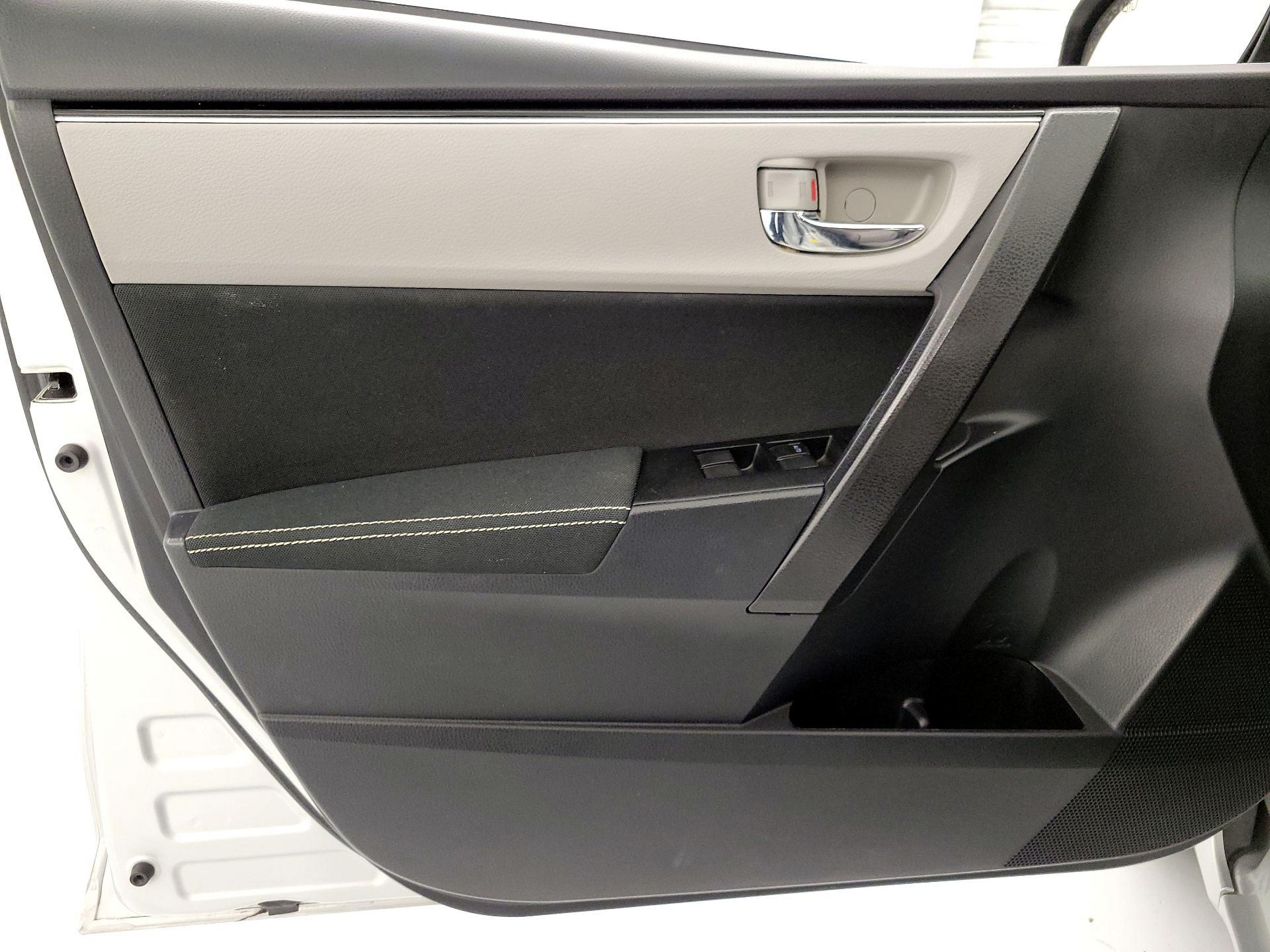 Thumbnail: 2019 Toyota Corolla - 10