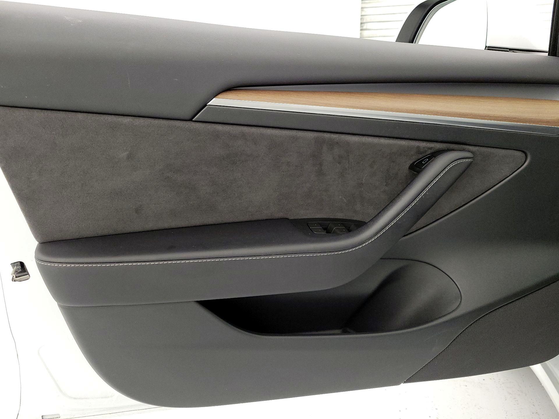 Thumbnail: 2023 Tesla Model 3 - 10