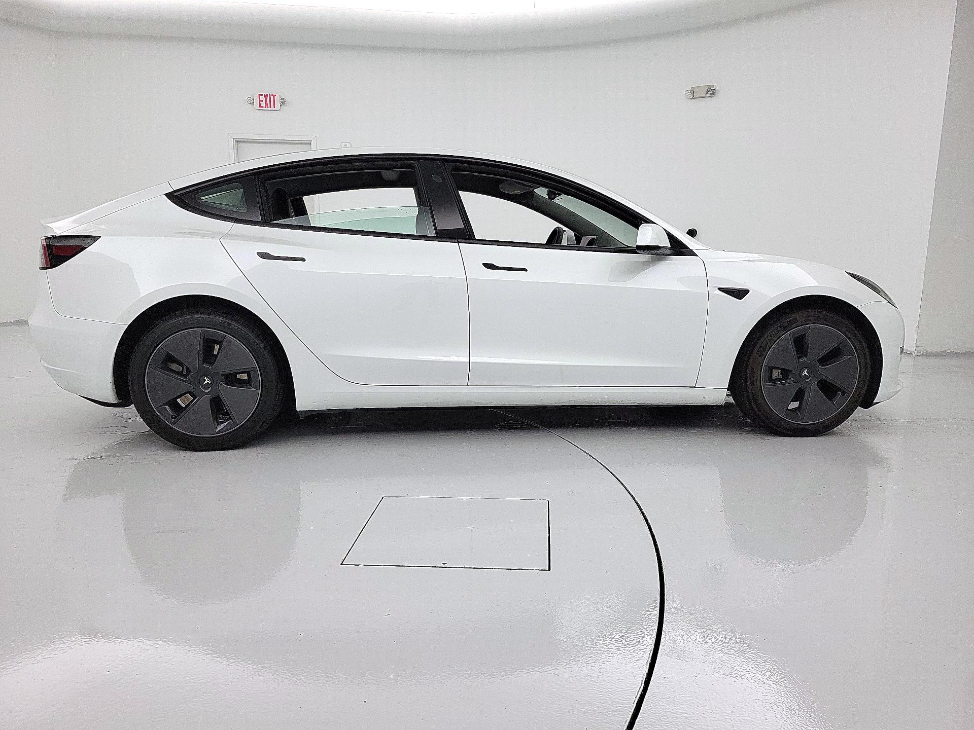 Thumbnail: 2023 Tesla Model 3 - 4