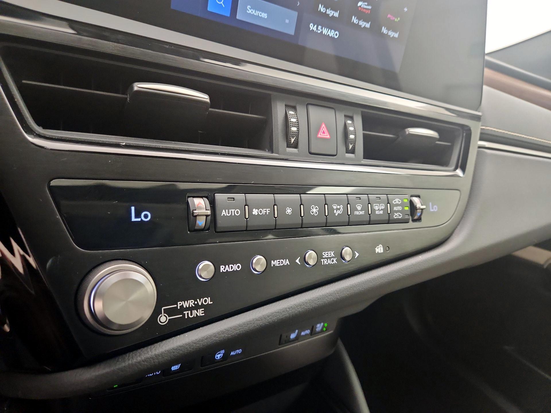 Thumbnail: 2025 Lexus ES - 17