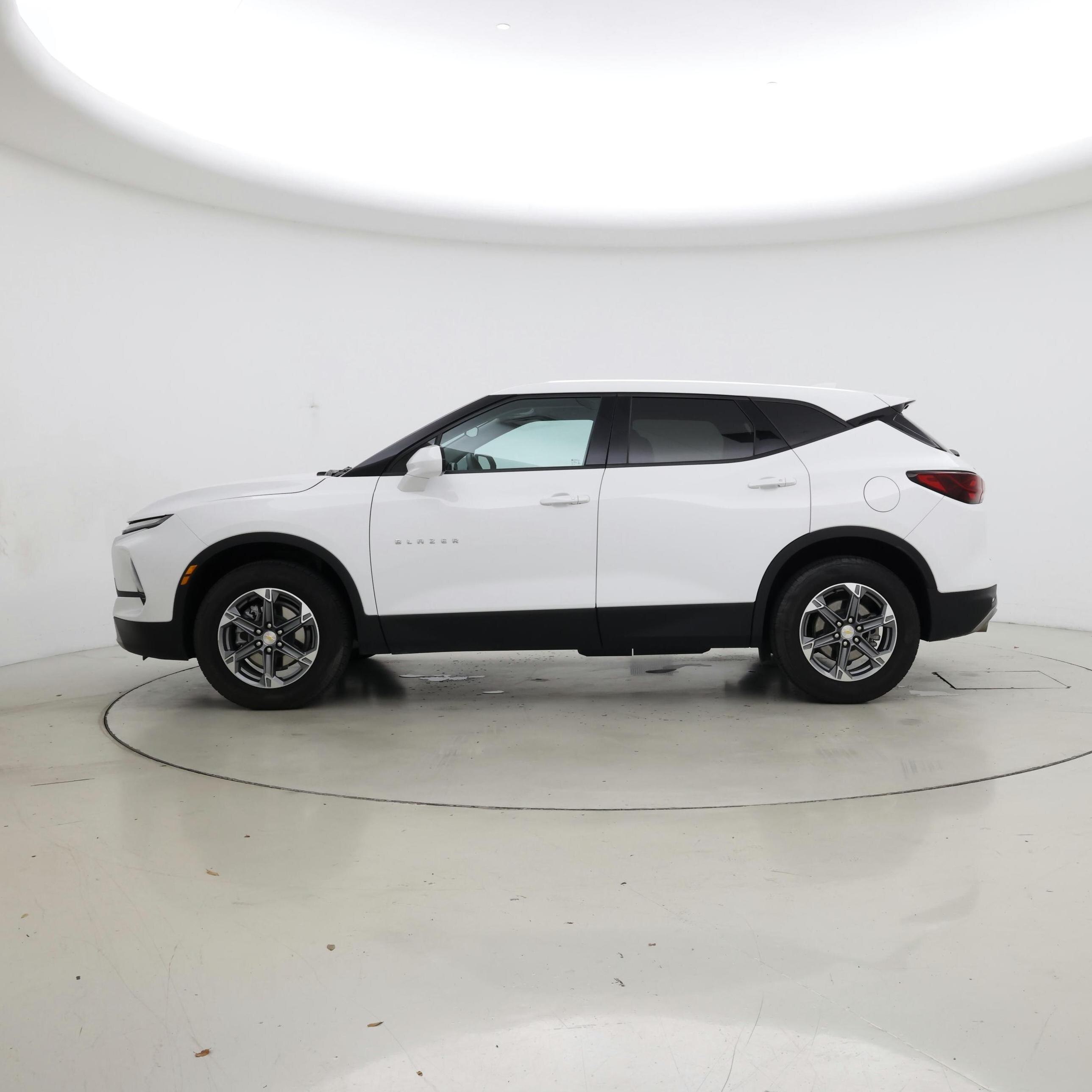 Thumbnail: 2023 Chevrolet Blazer - 3