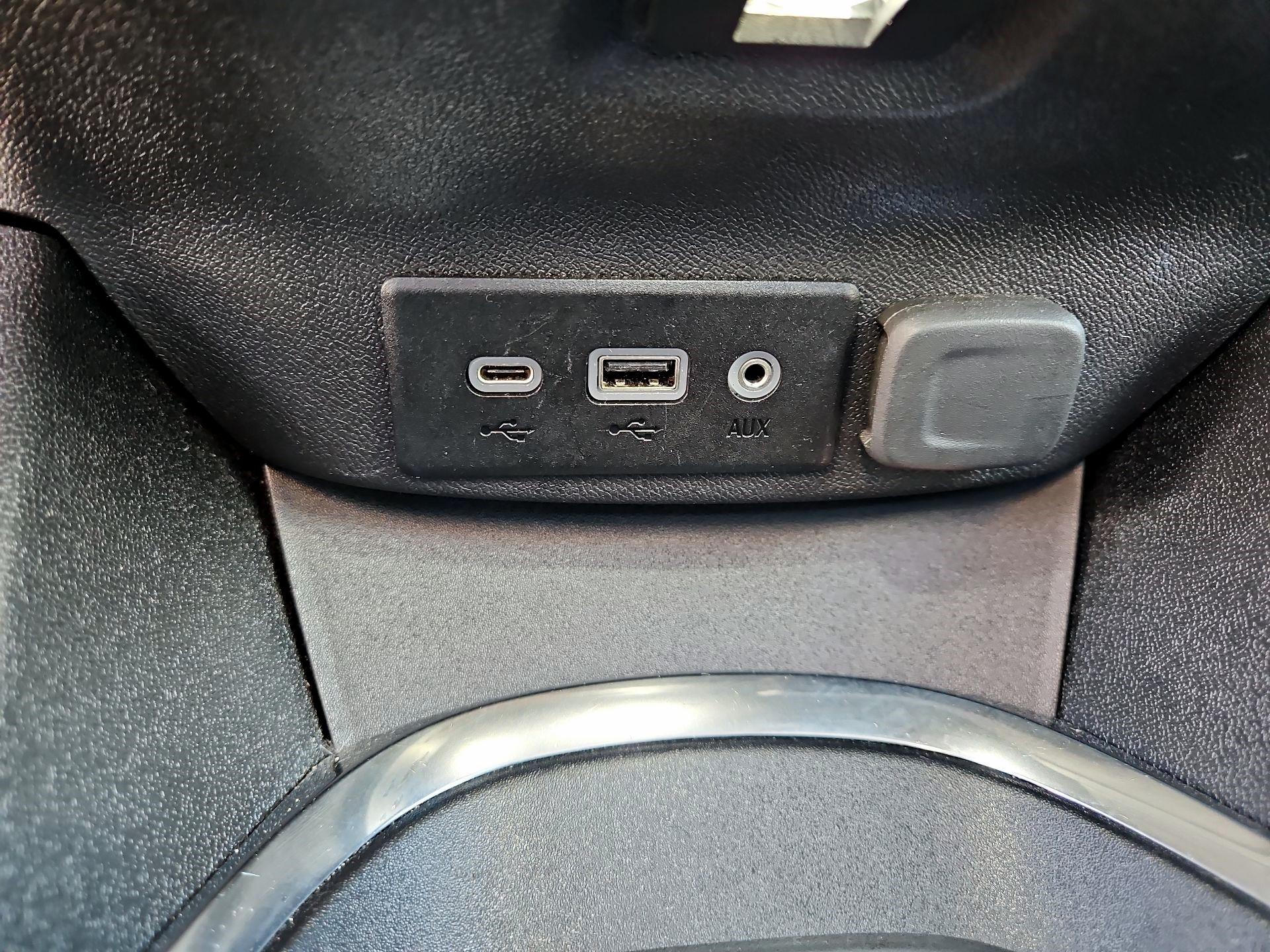 Thumbnail: 2023 Chevrolet Malibu - 16