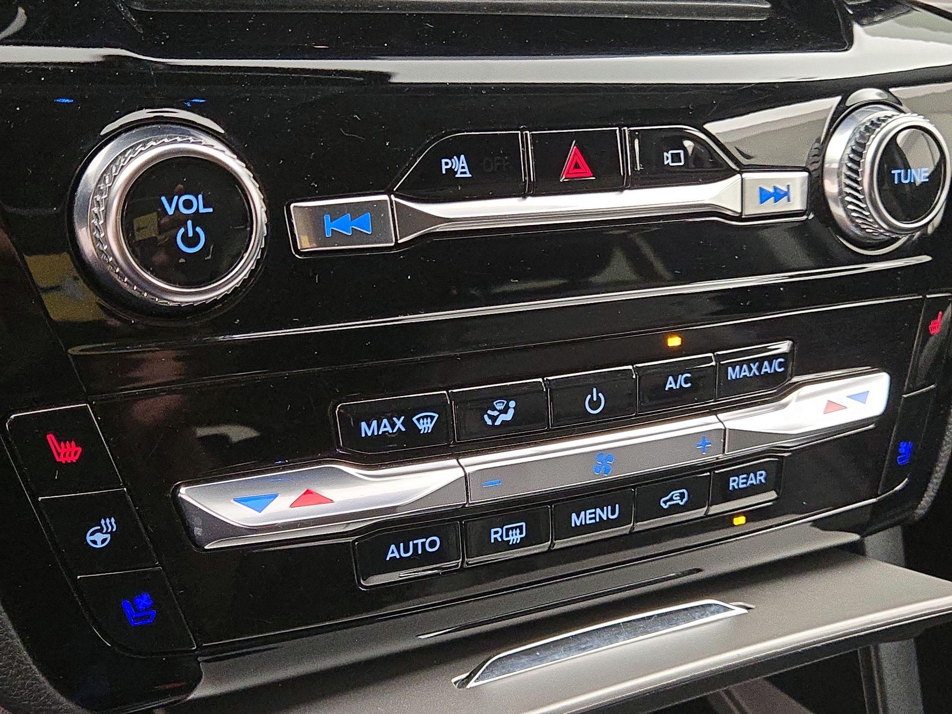 Thumbnail: 2023 Ford Explorer - 17