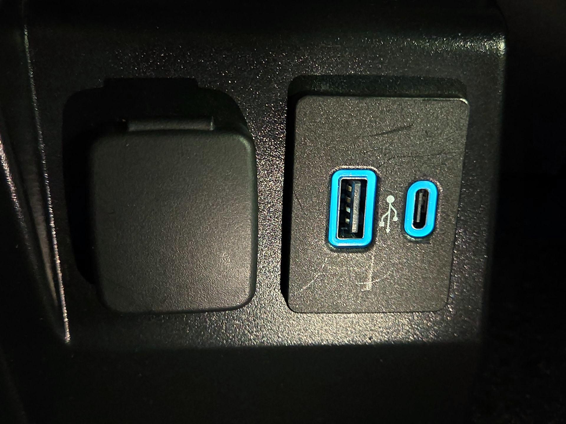 Thumbnail: 2023 Ford Explorer - 19