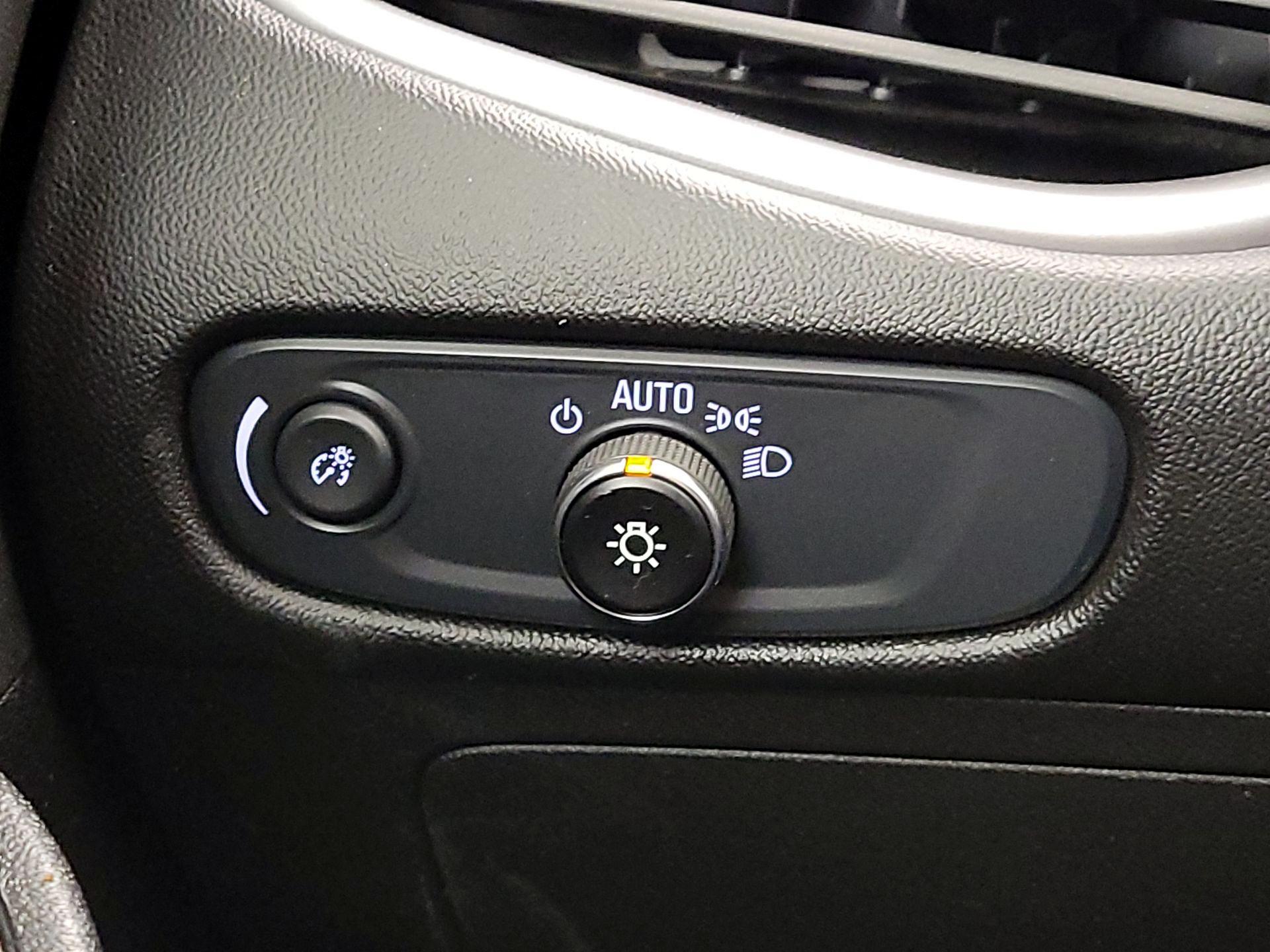 Thumbnail: 2024 Chevrolet Malibu - 13