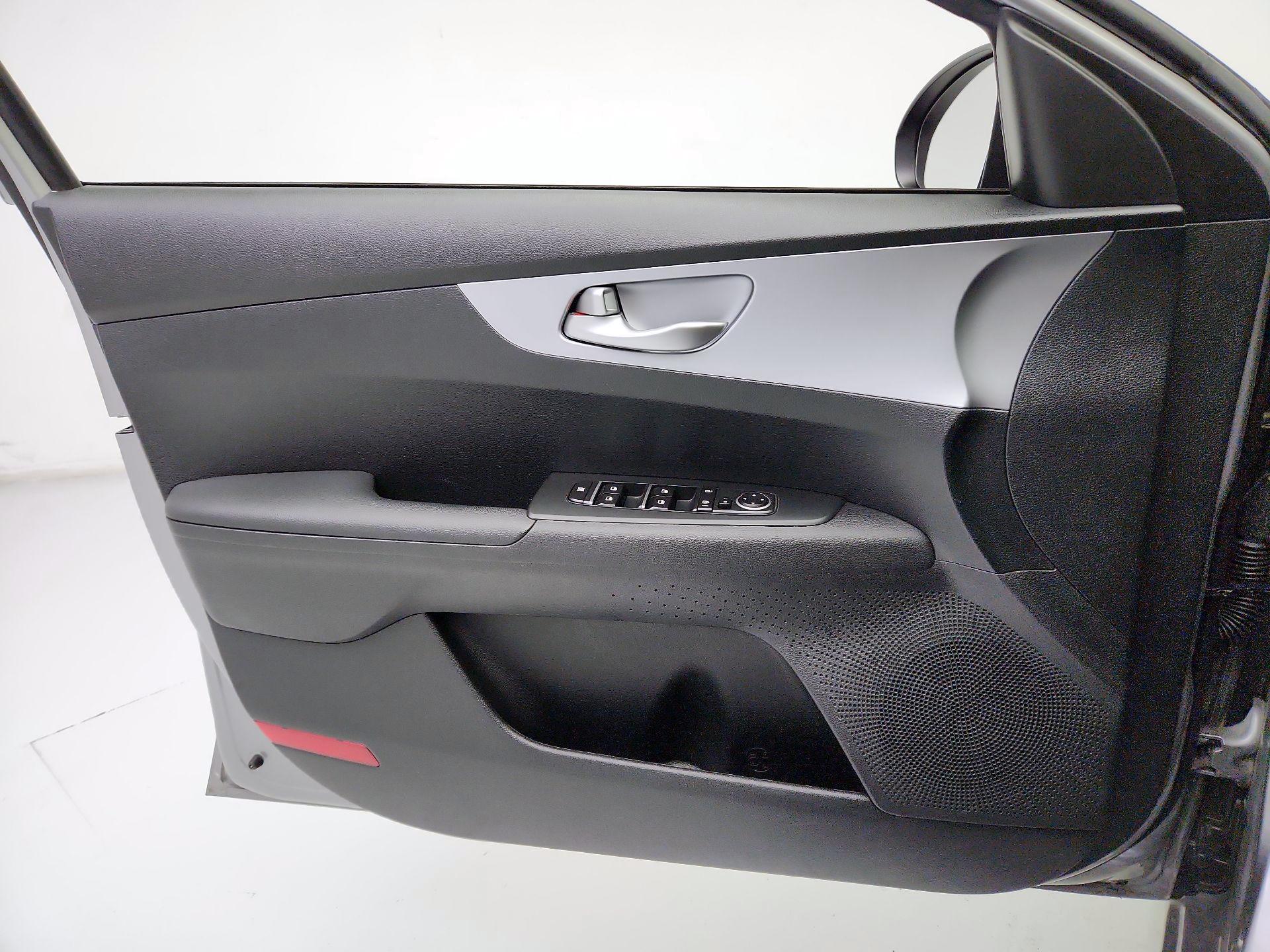 Thumbnail: 2024 Kia Forte - 12