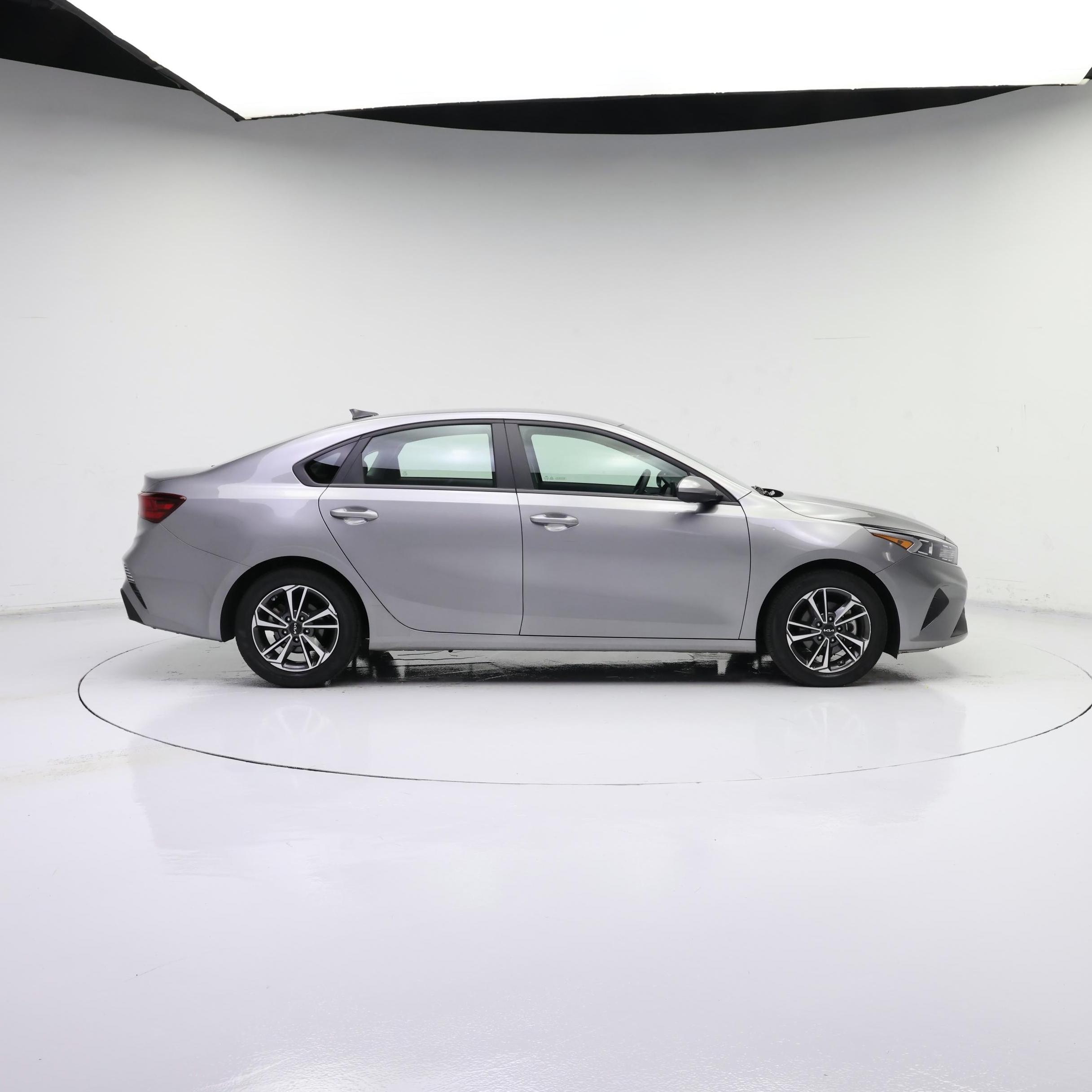Thumbnail: 2024 Kia Forte - 7