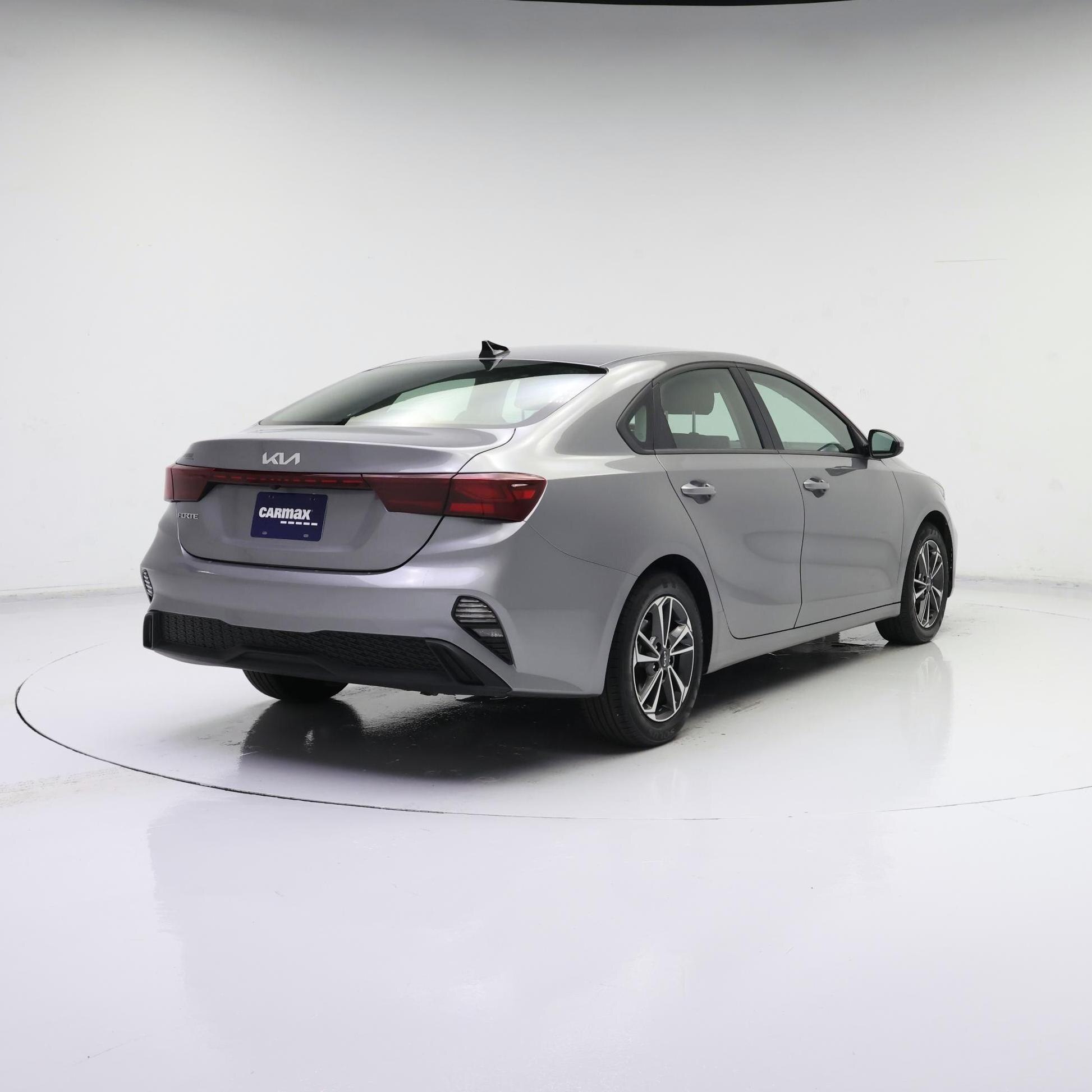 Thumbnail: 2024 Kia Forte - 8