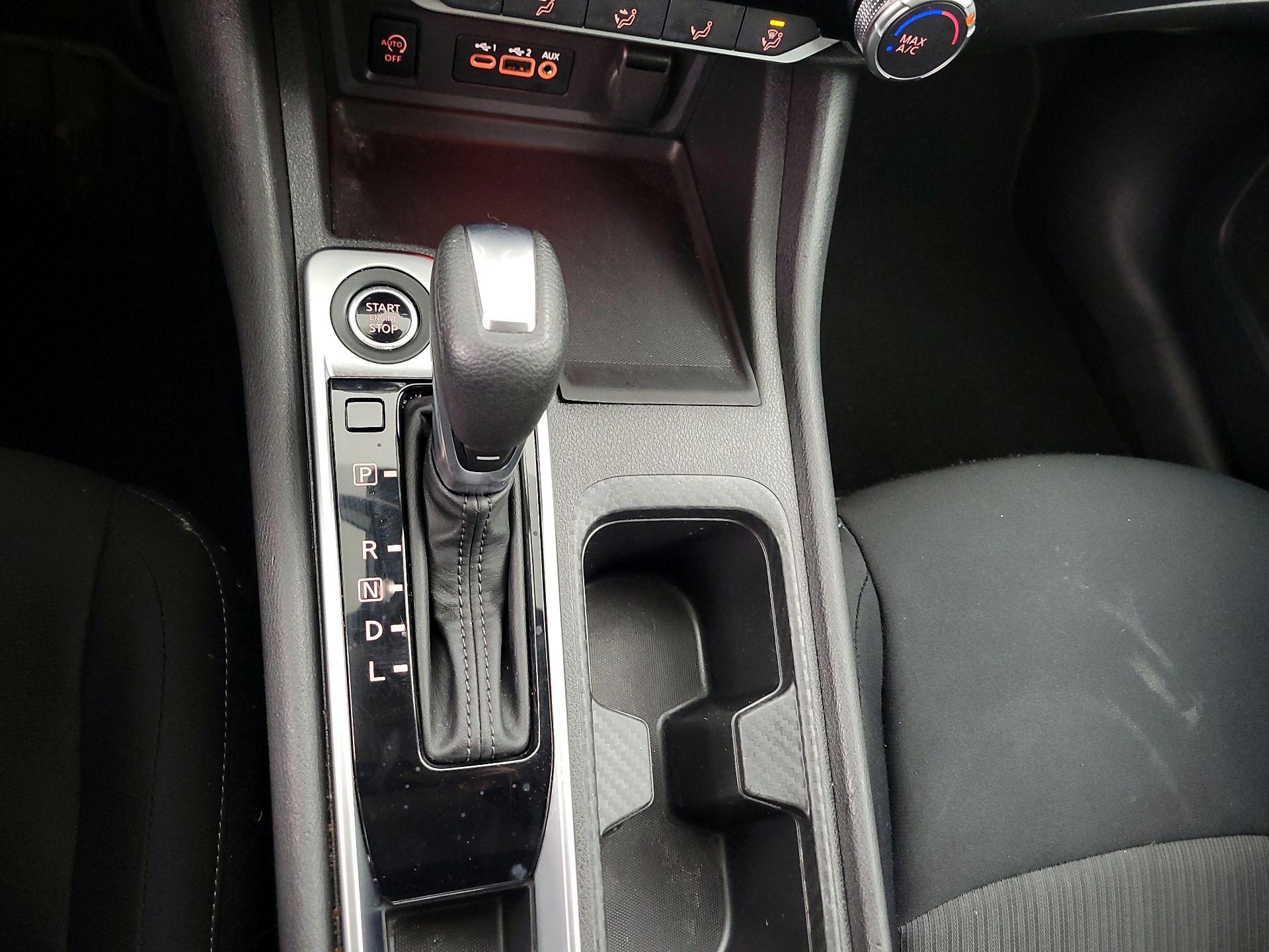 Thumbnail: 2024 Nissan Sentra - 17