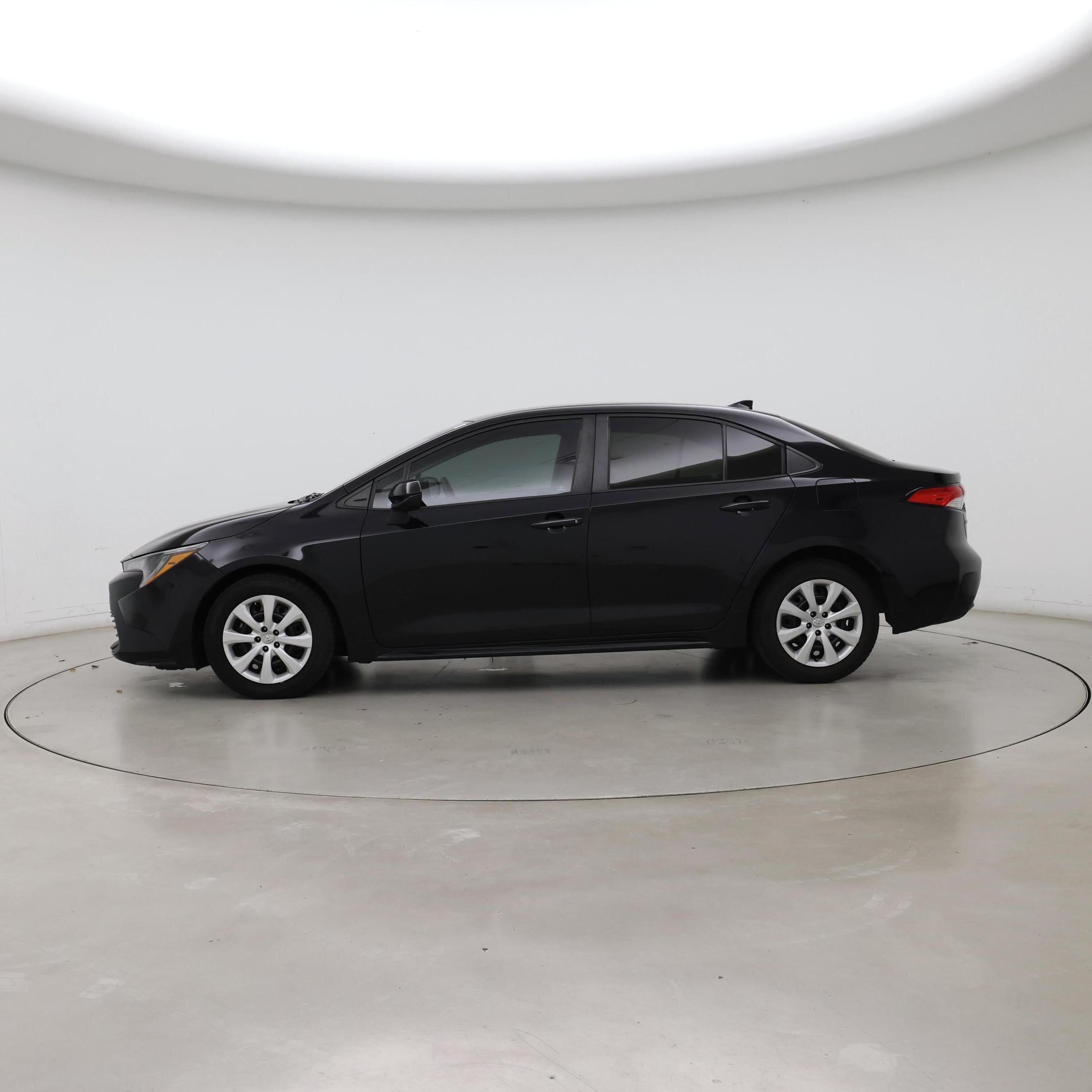 Thumbnail: 2023 Toyota Corolla - 3