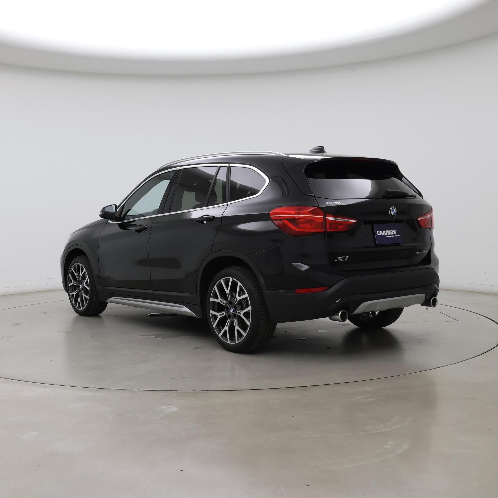 Thumbnail: 2021 BMW X1 - 2