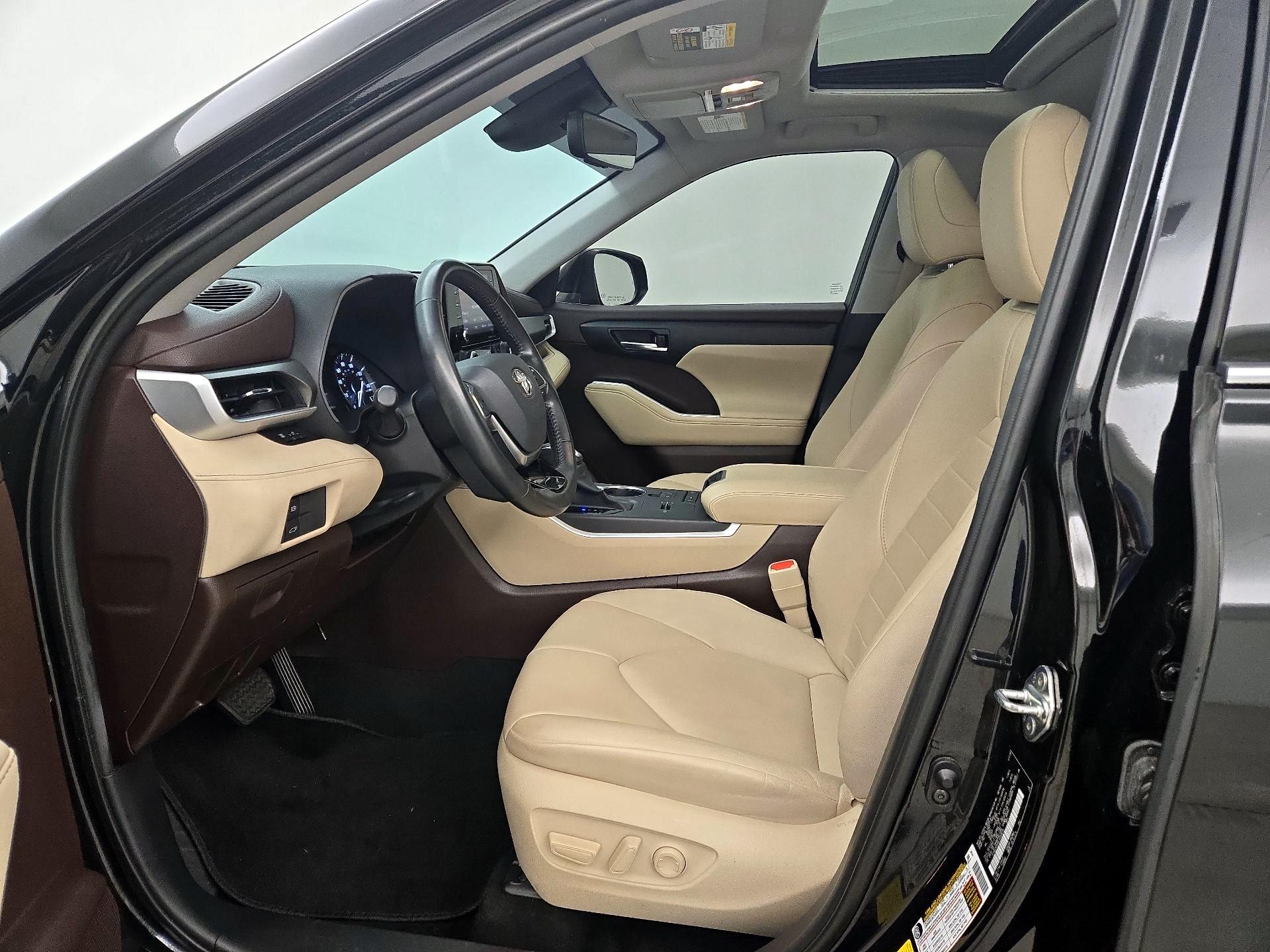 Thumbnail: 2020 Toyota Highlander - 11