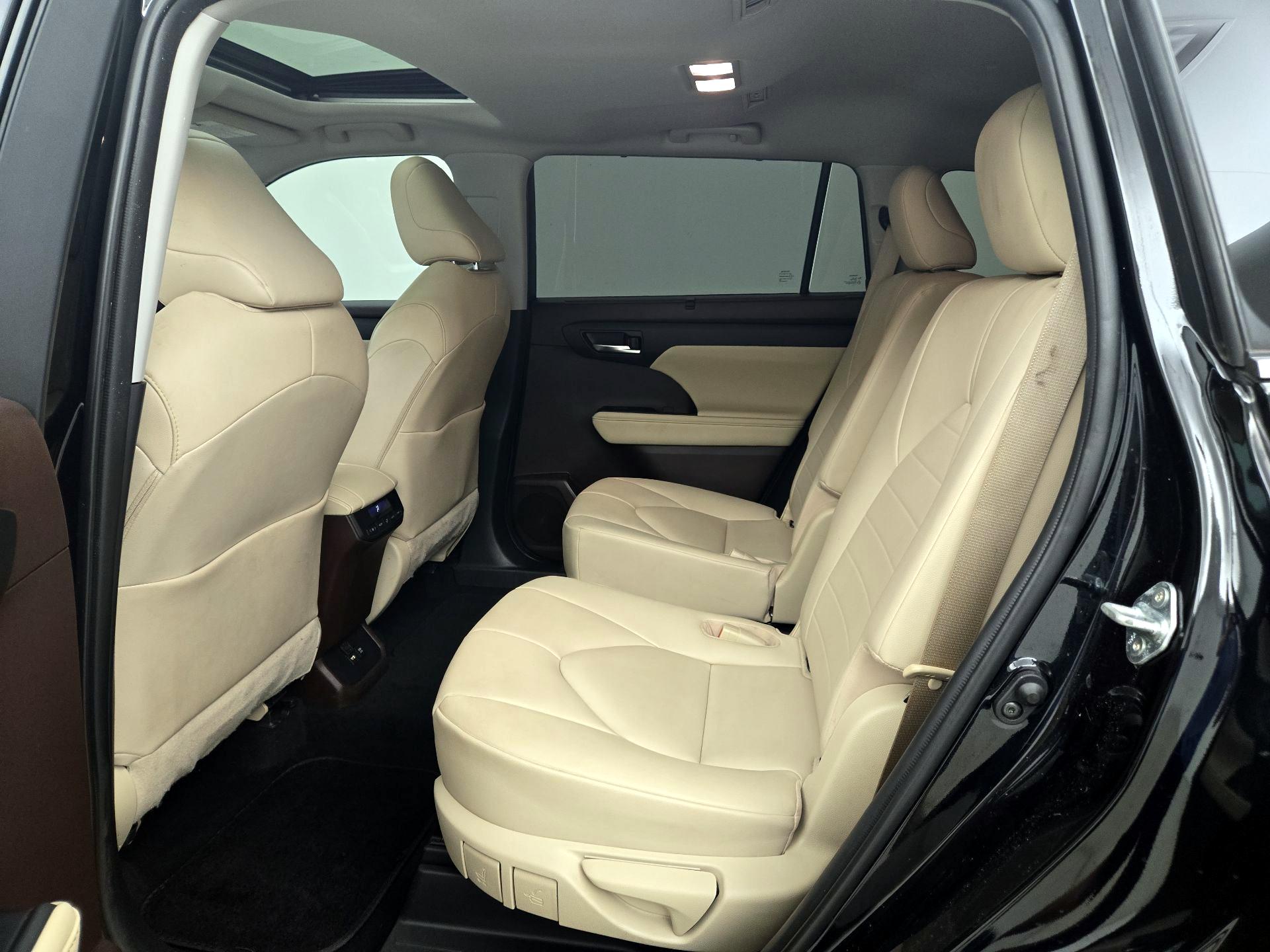 Thumbnail: 2020 Toyota Highlander - 20