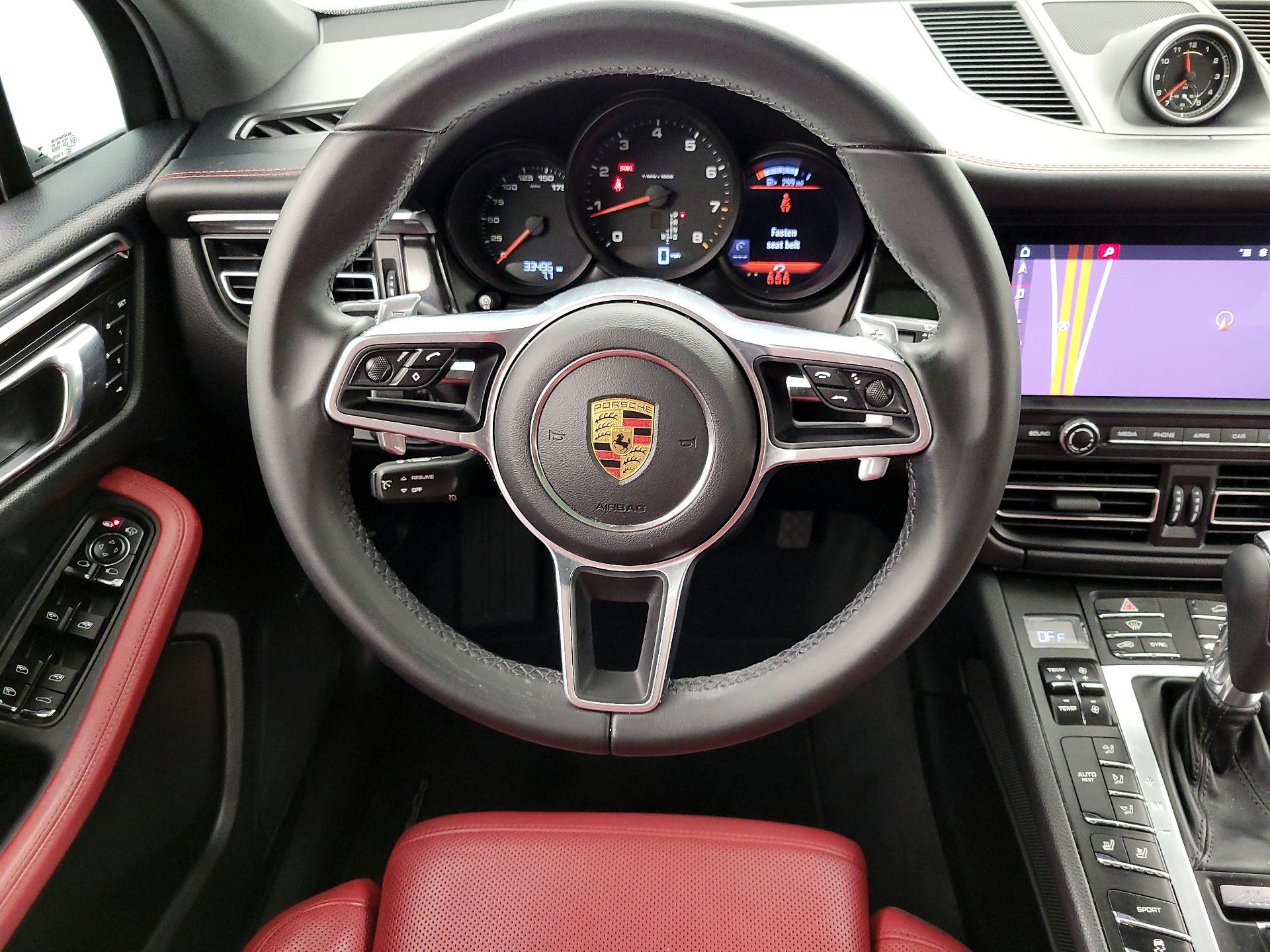 Thumbnail: 2021 Porsche Macan - 10