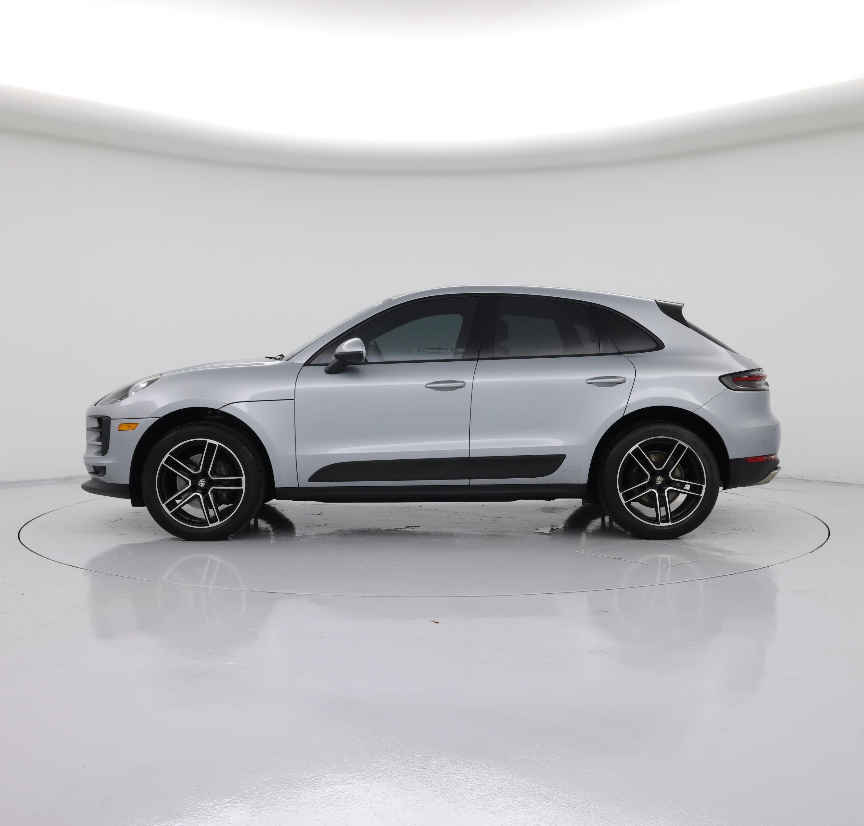 Thumbnail: 2021 Porsche Macan - 3