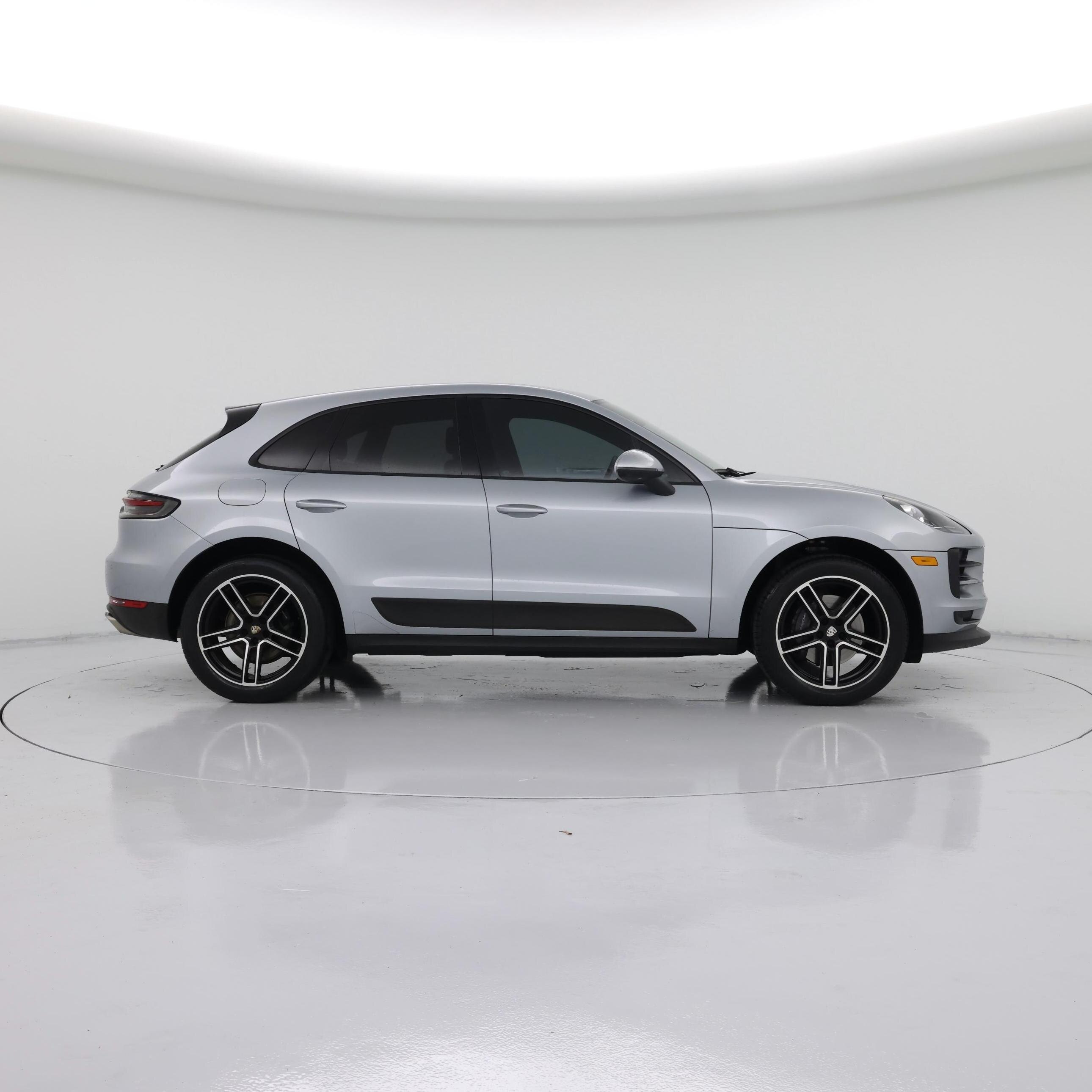 Thumbnail: 2021 Porsche Macan - 7