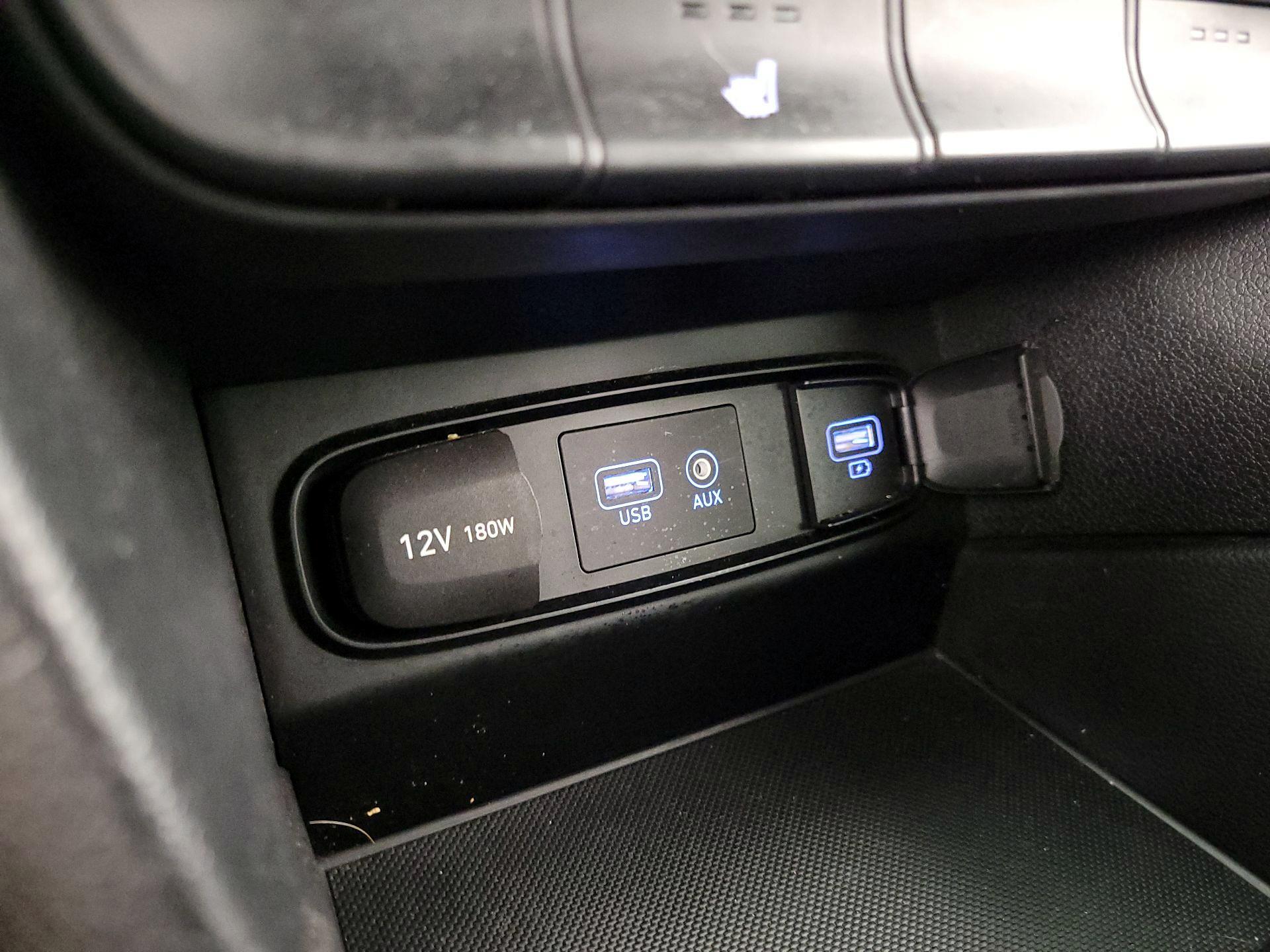 Thumbnail: 2019 Hyundai Santa Fe - 18