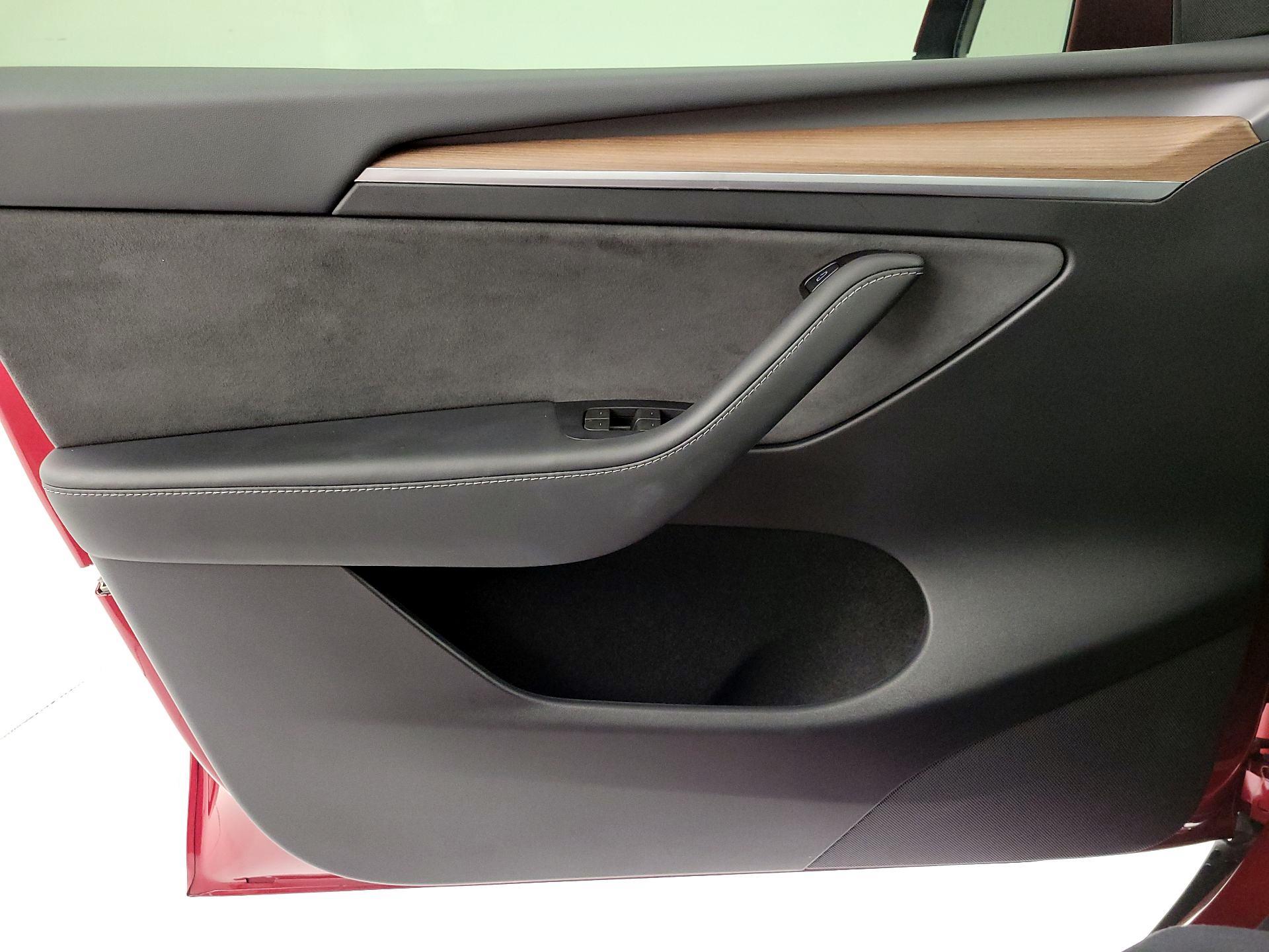 Thumbnail: 2024 Tesla Model Y - 10