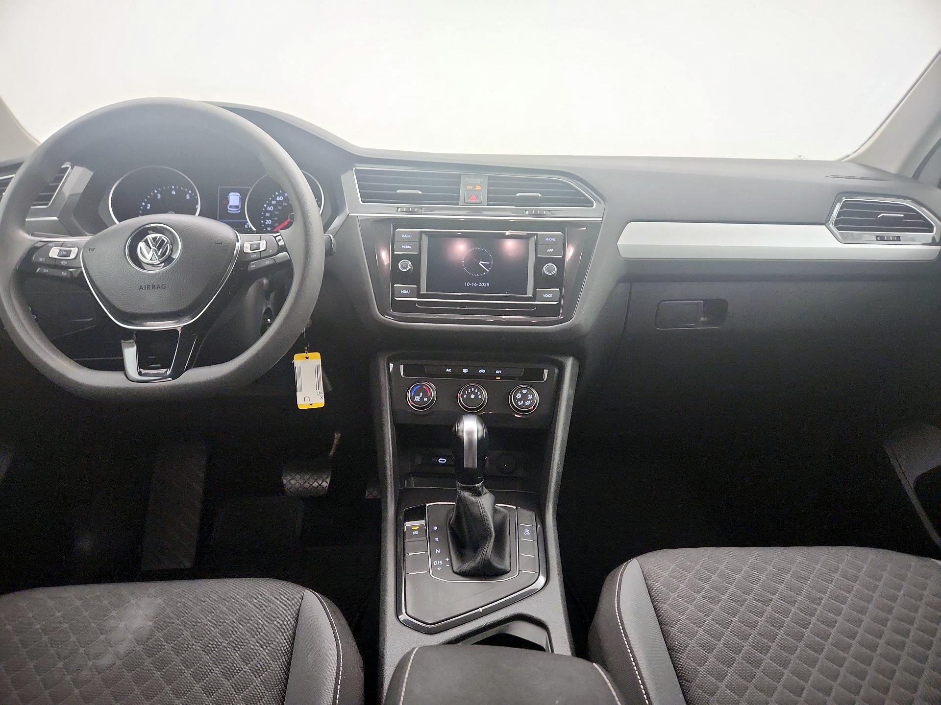 Thumbnail: 2021 Volkswagen Tiguan - 9