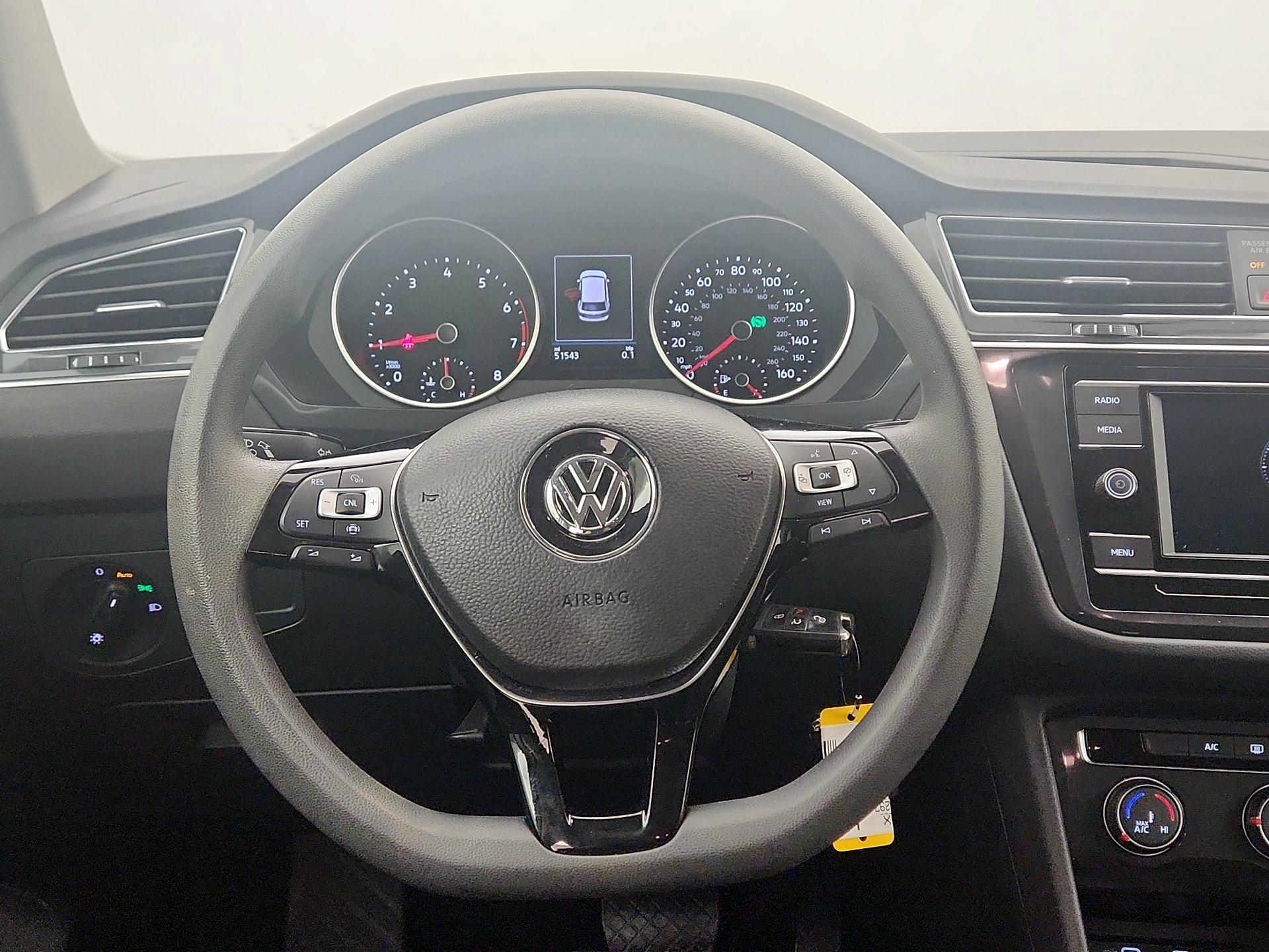 Thumbnail: 2021 Volkswagen Tiguan - 10