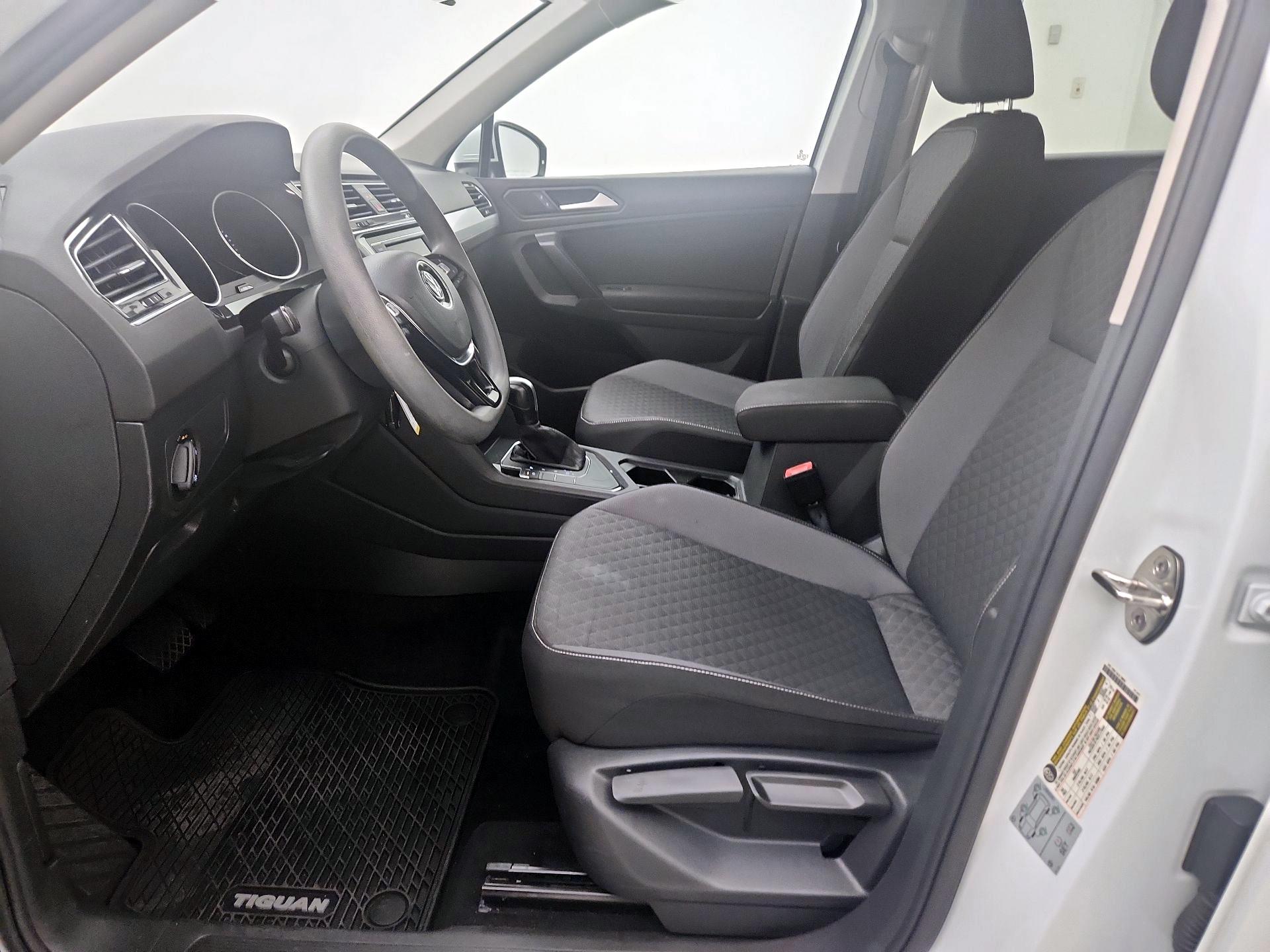 Thumbnail: 2021 Volkswagen Tiguan - 11