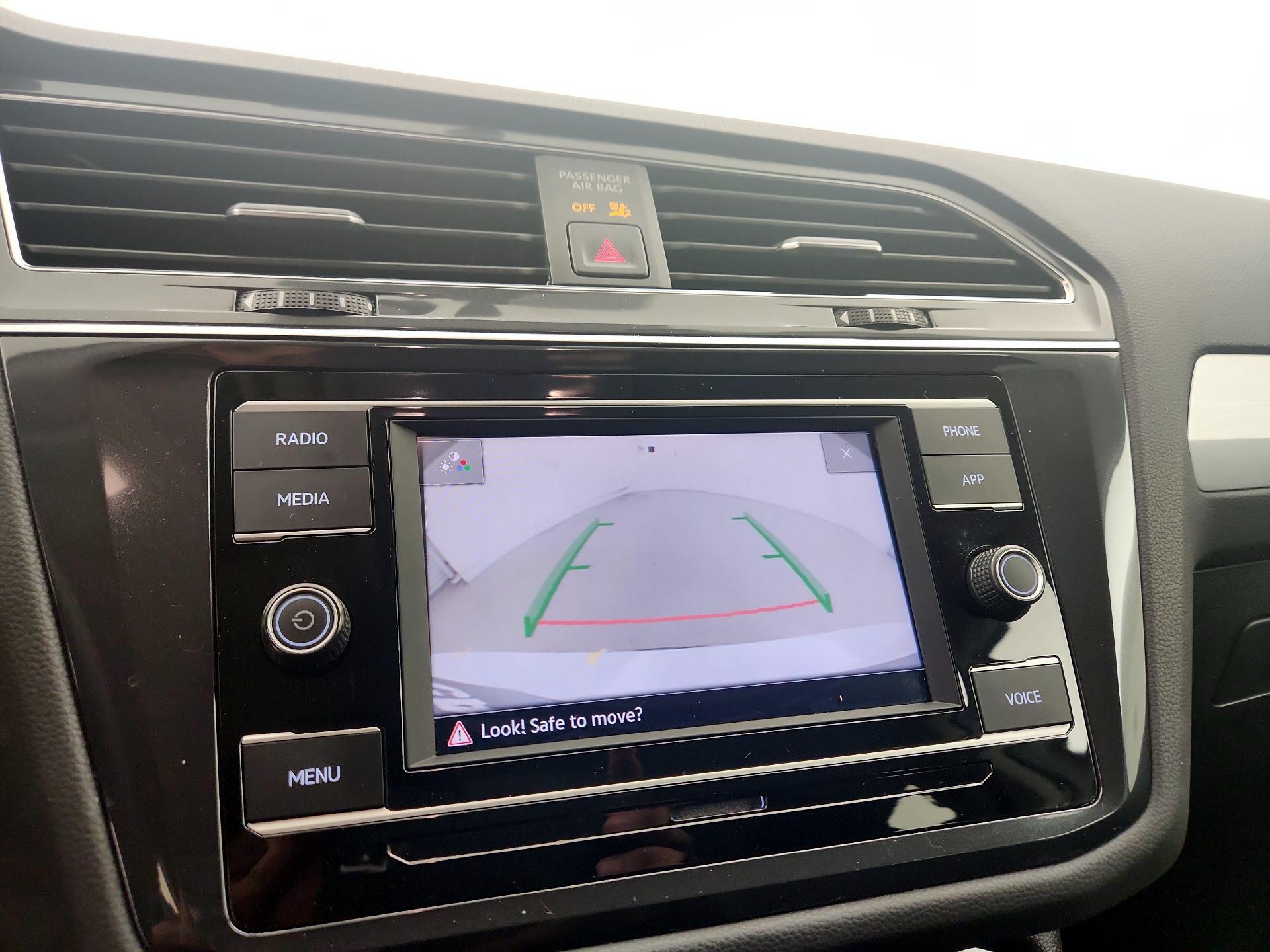 Thumbnail: 2021 Volkswagen Tiguan - 14