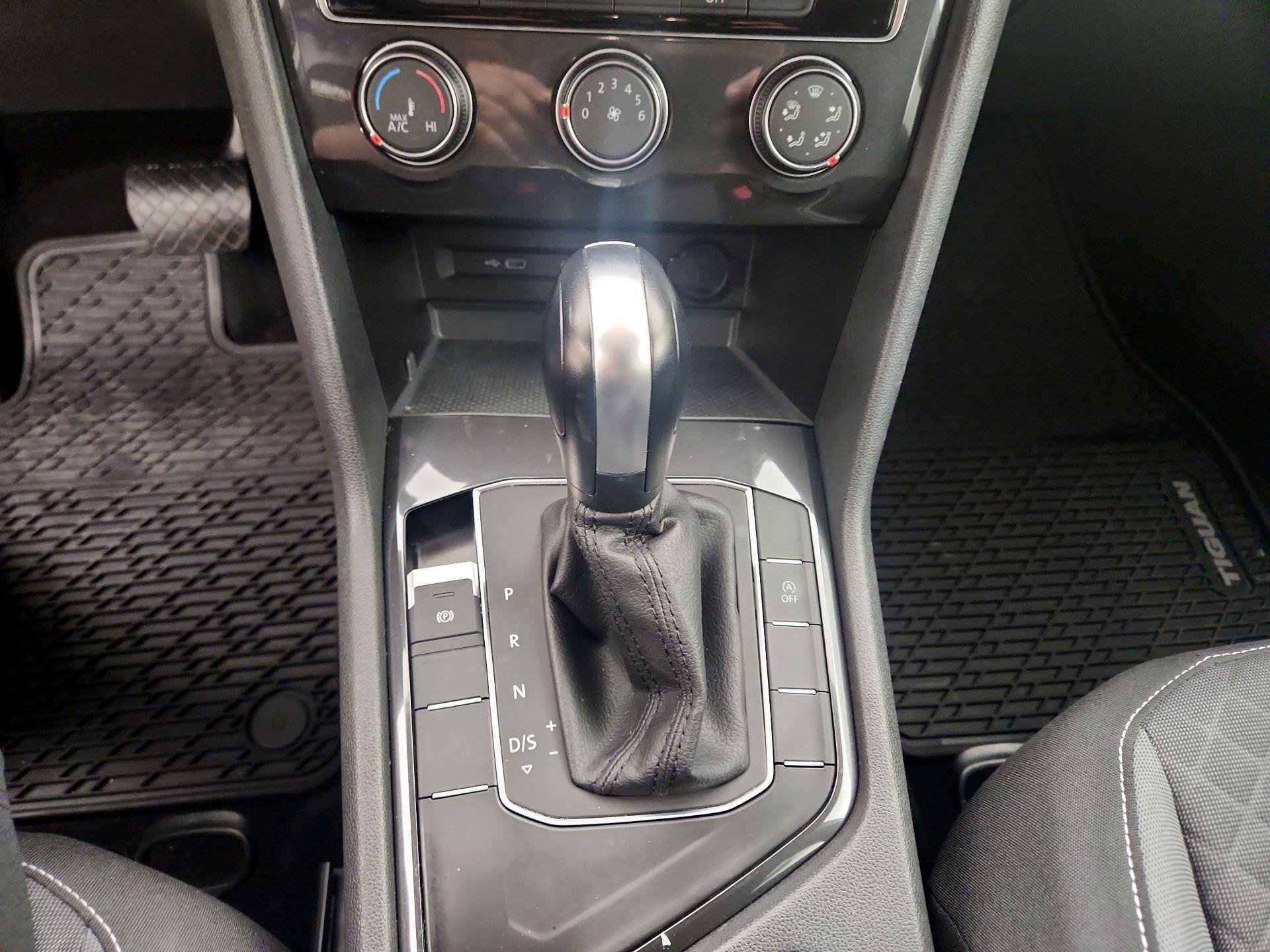 Thumbnail: 2021 Volkswagen Tiguan - 17