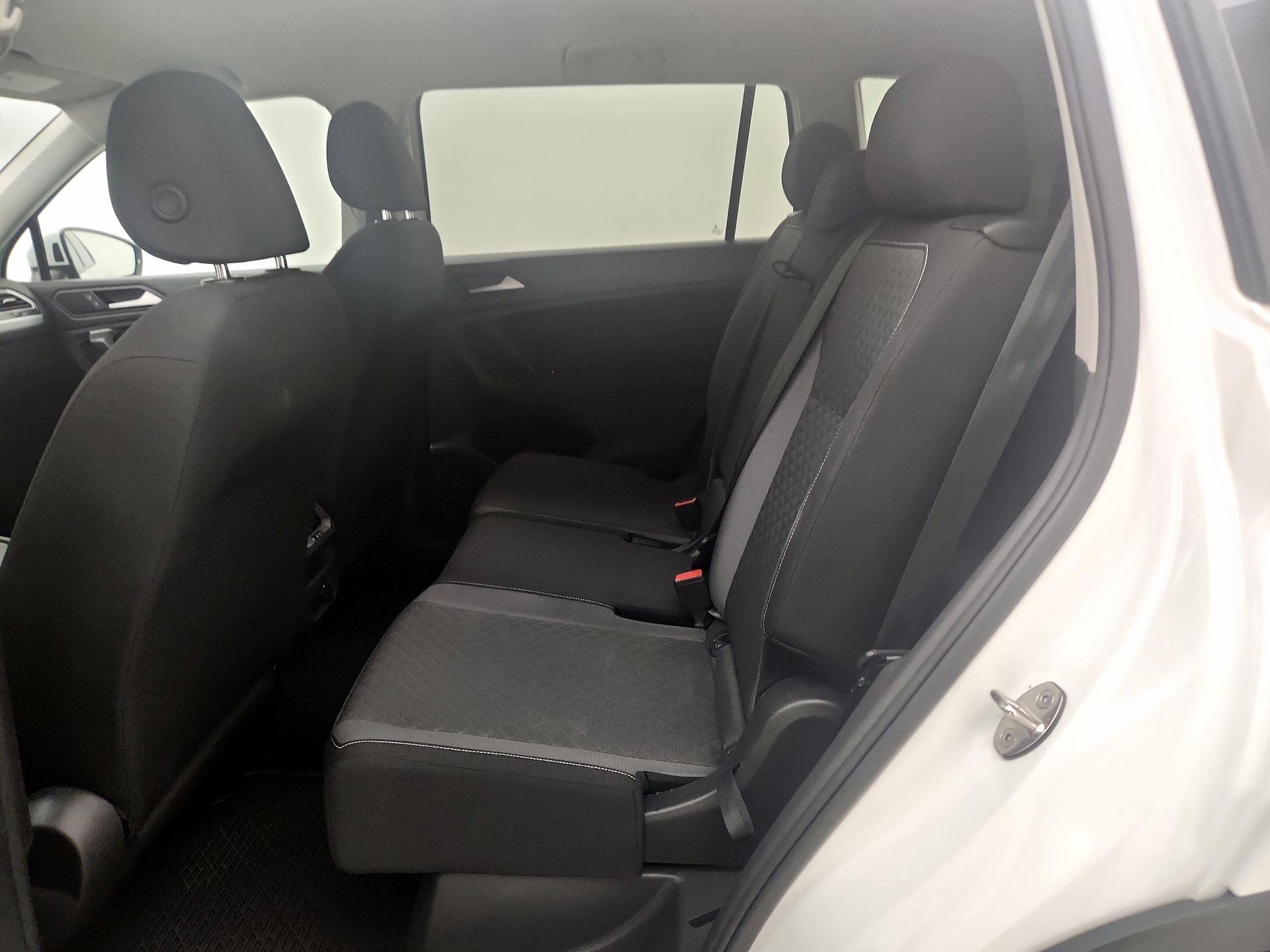 Thumbnail: 2021 Volkswagen Tiguan - 19