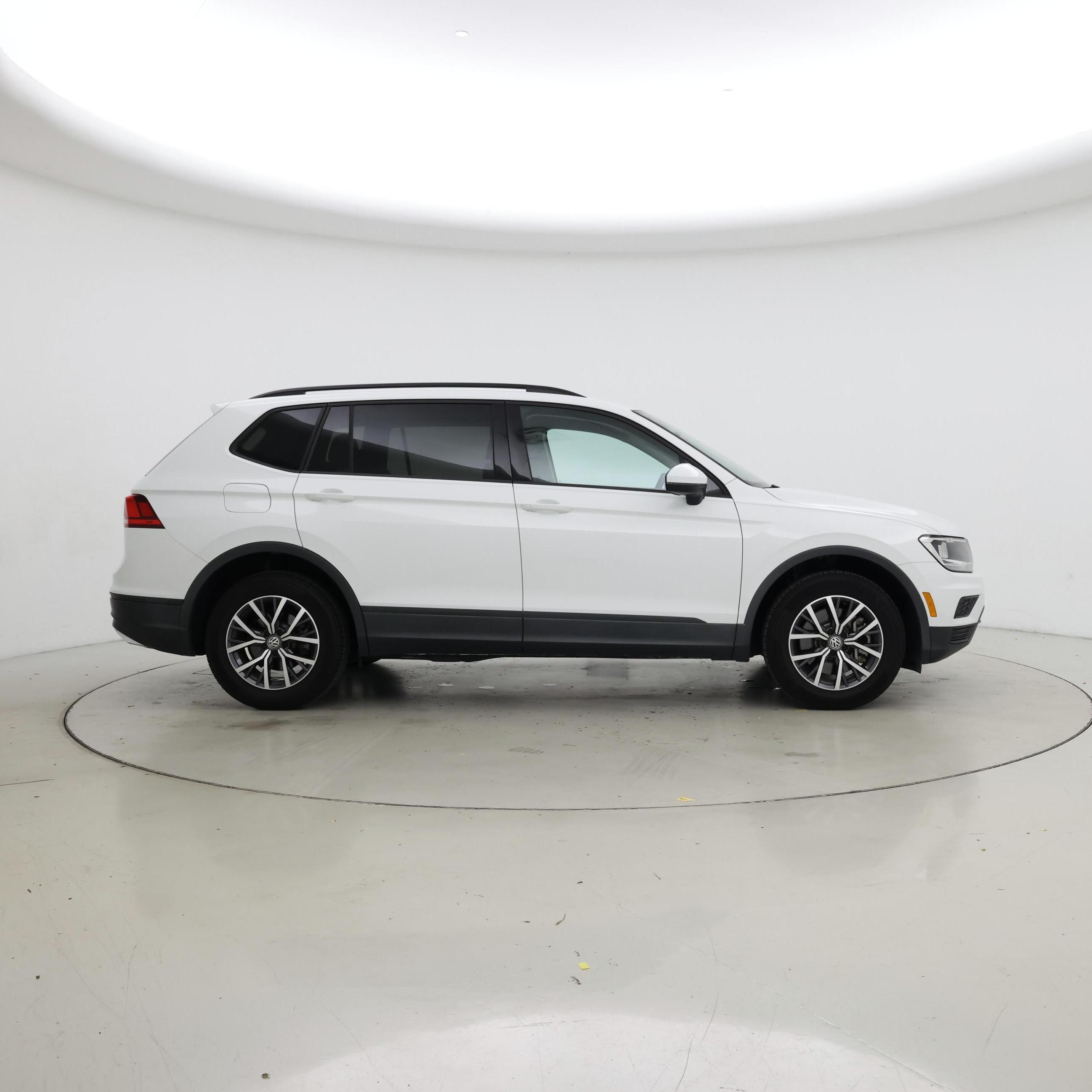 Thumbnail: 2021 Volkswagen Tiguan - 7