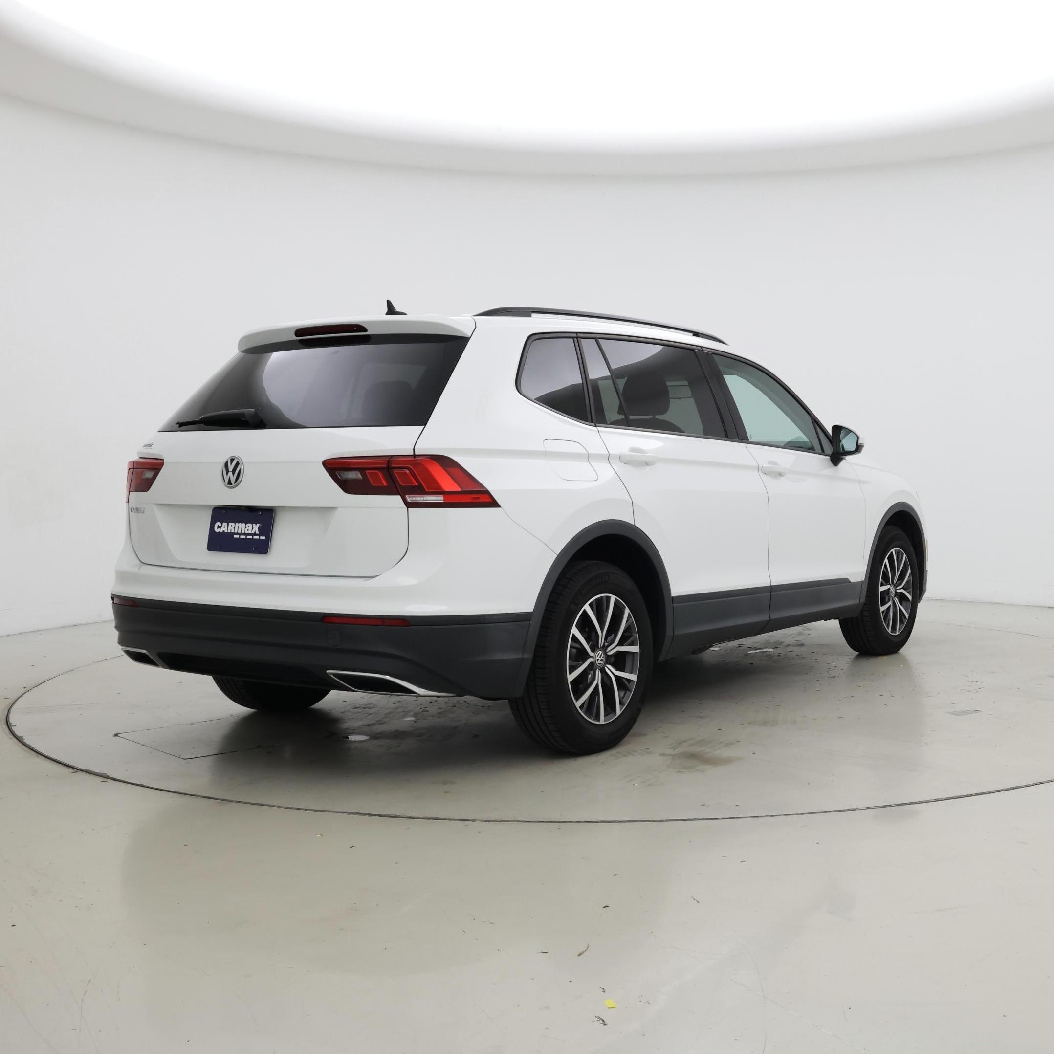 Thumbnail: 2021 Volkswagen Tiguan - 8