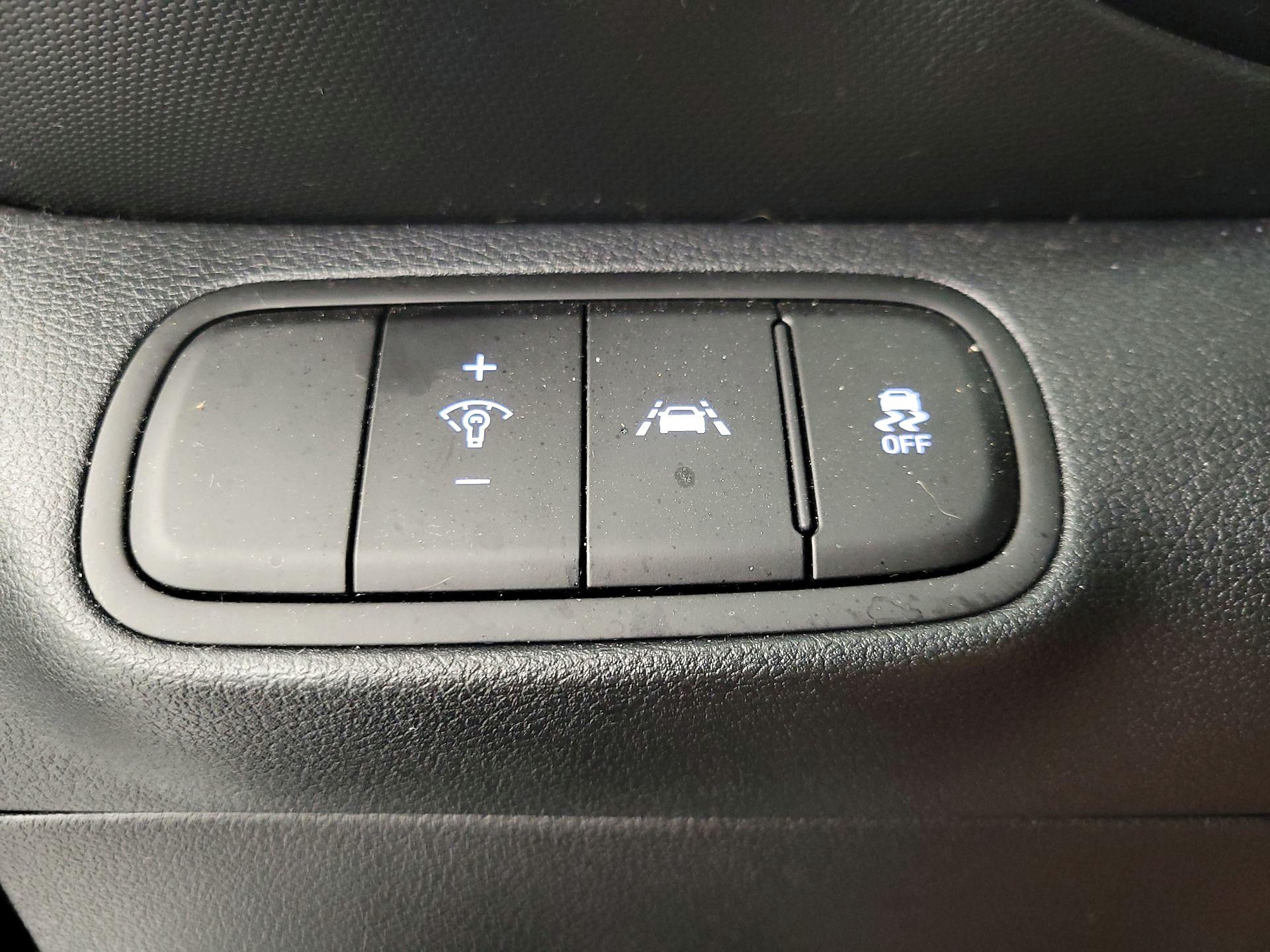 Thumbnail: 2022 Hyundai Venue - 13