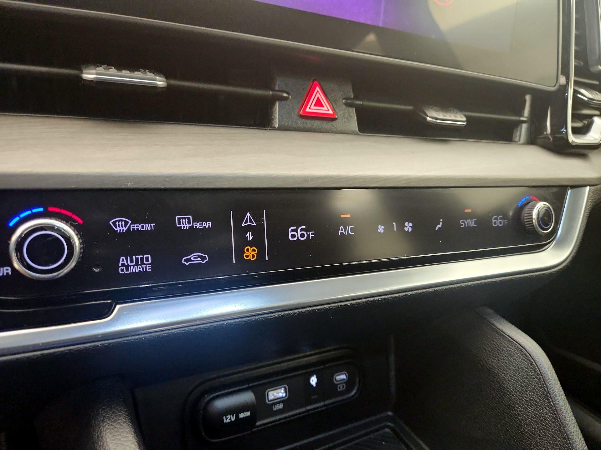 Thumbnail: 2023 Kia Sportage - 17