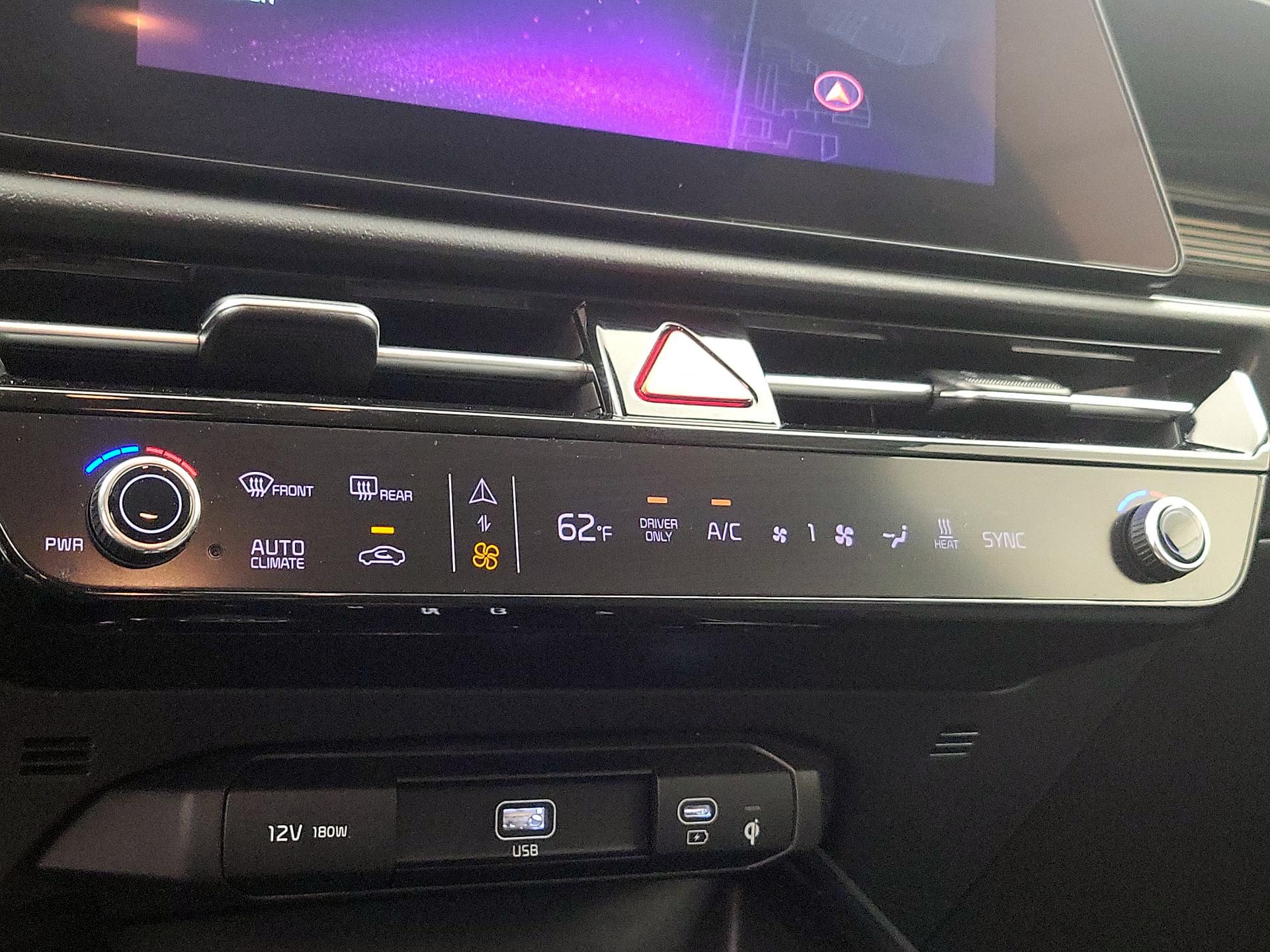 Thumbnail: 2023 Kia Niro - 17