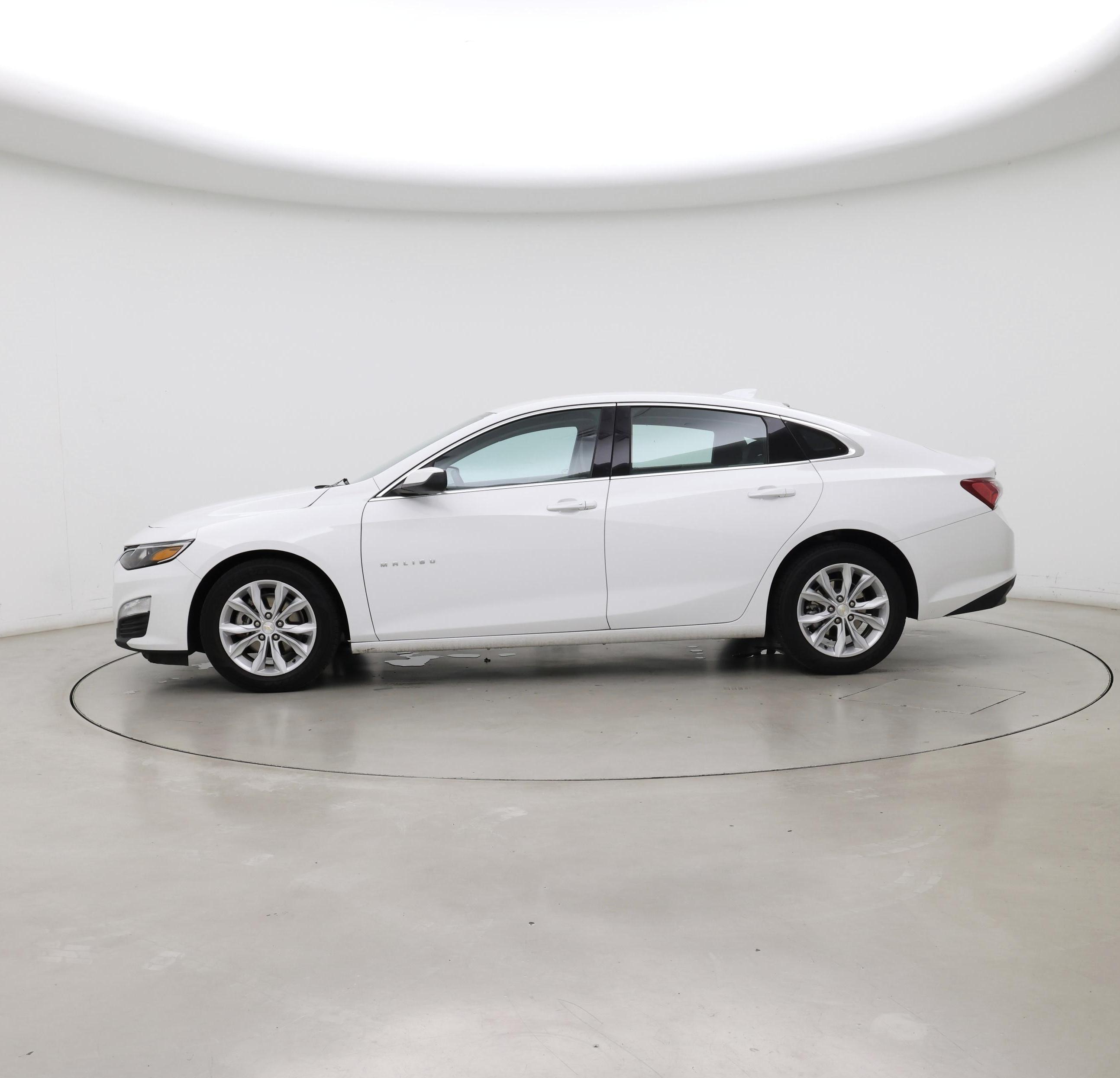 Thumbnail: 2022 Chevrolet Malibu - 3