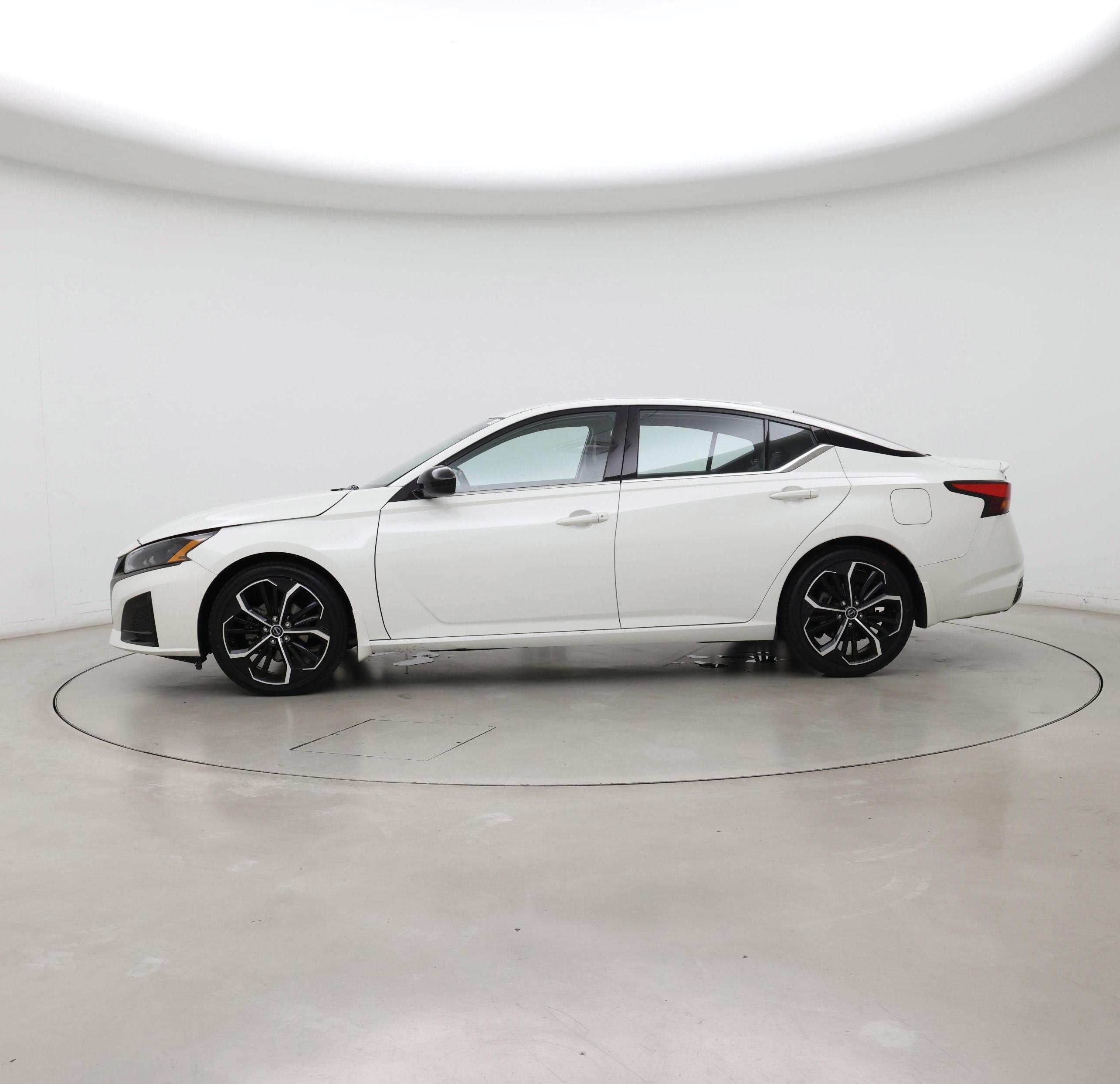 Thumbnail: 2023 Nissan Altima - 3