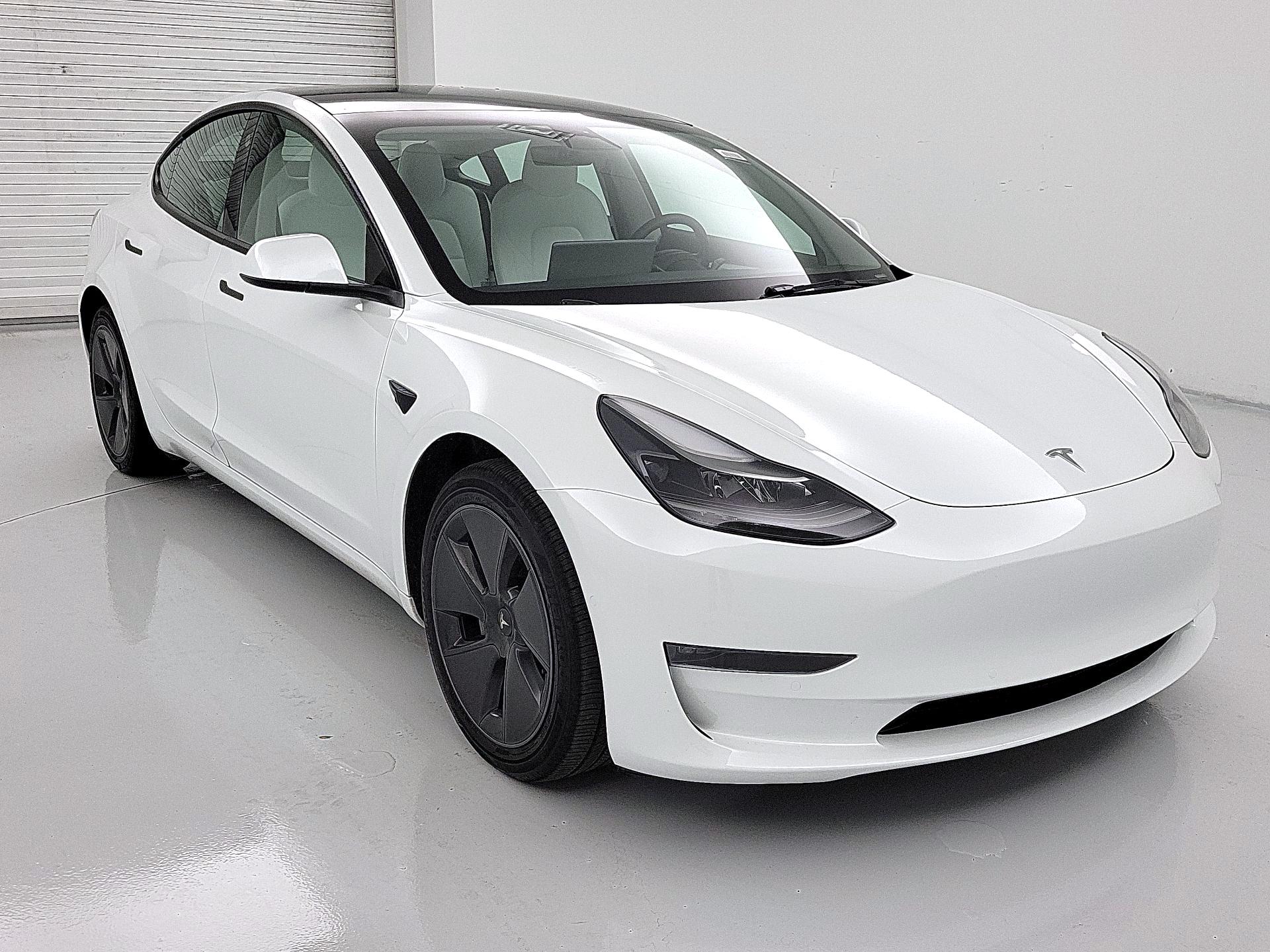 Thumbnail: 2022 Tesla Model 3 - 1