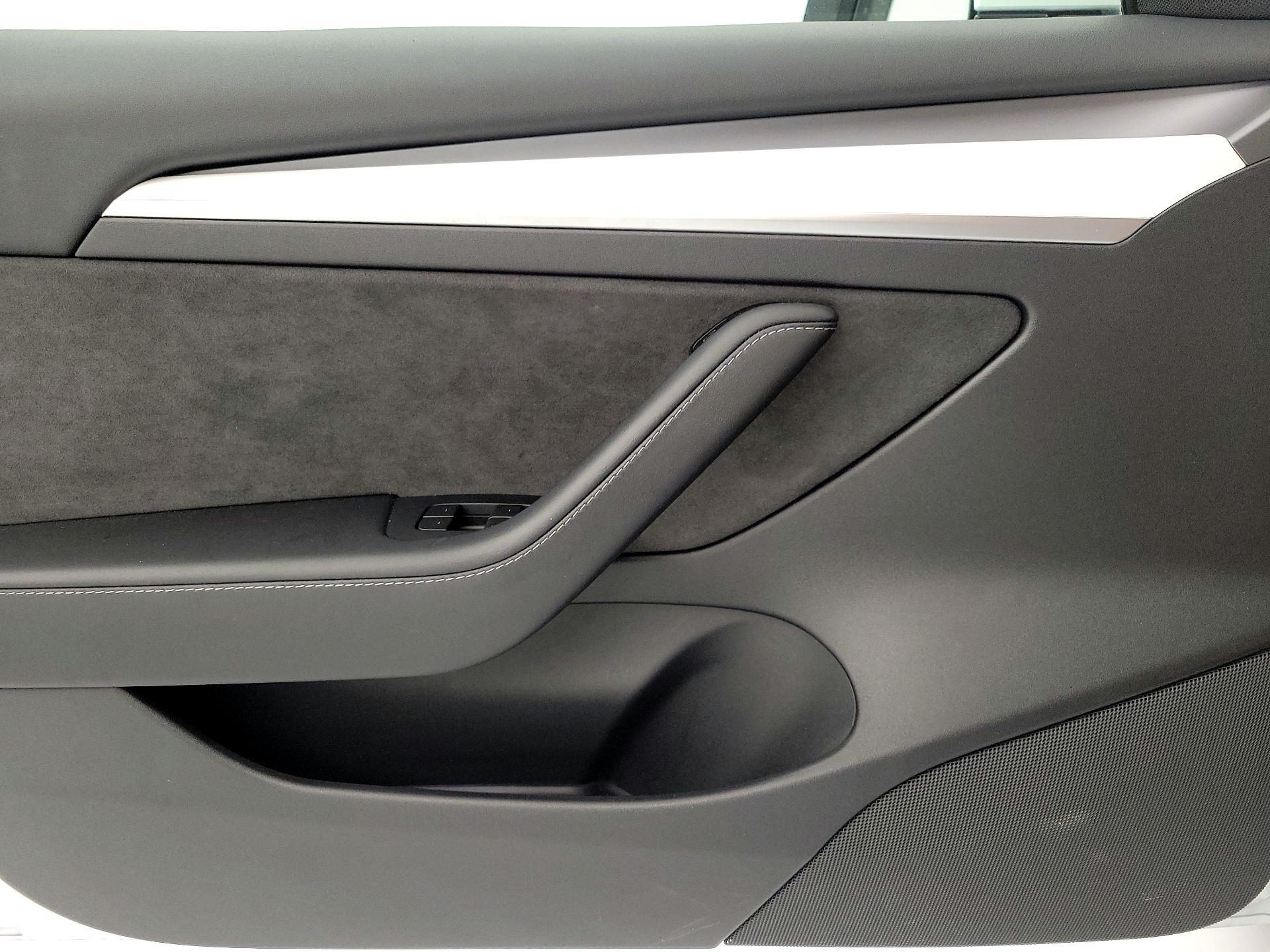Thumbnail: 2022 Tesla Model 3 - 10